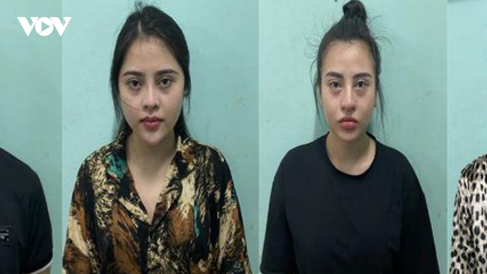 Khởi tố nhóm đối tượng hành hung chiếm đoạt tiền của cô gái