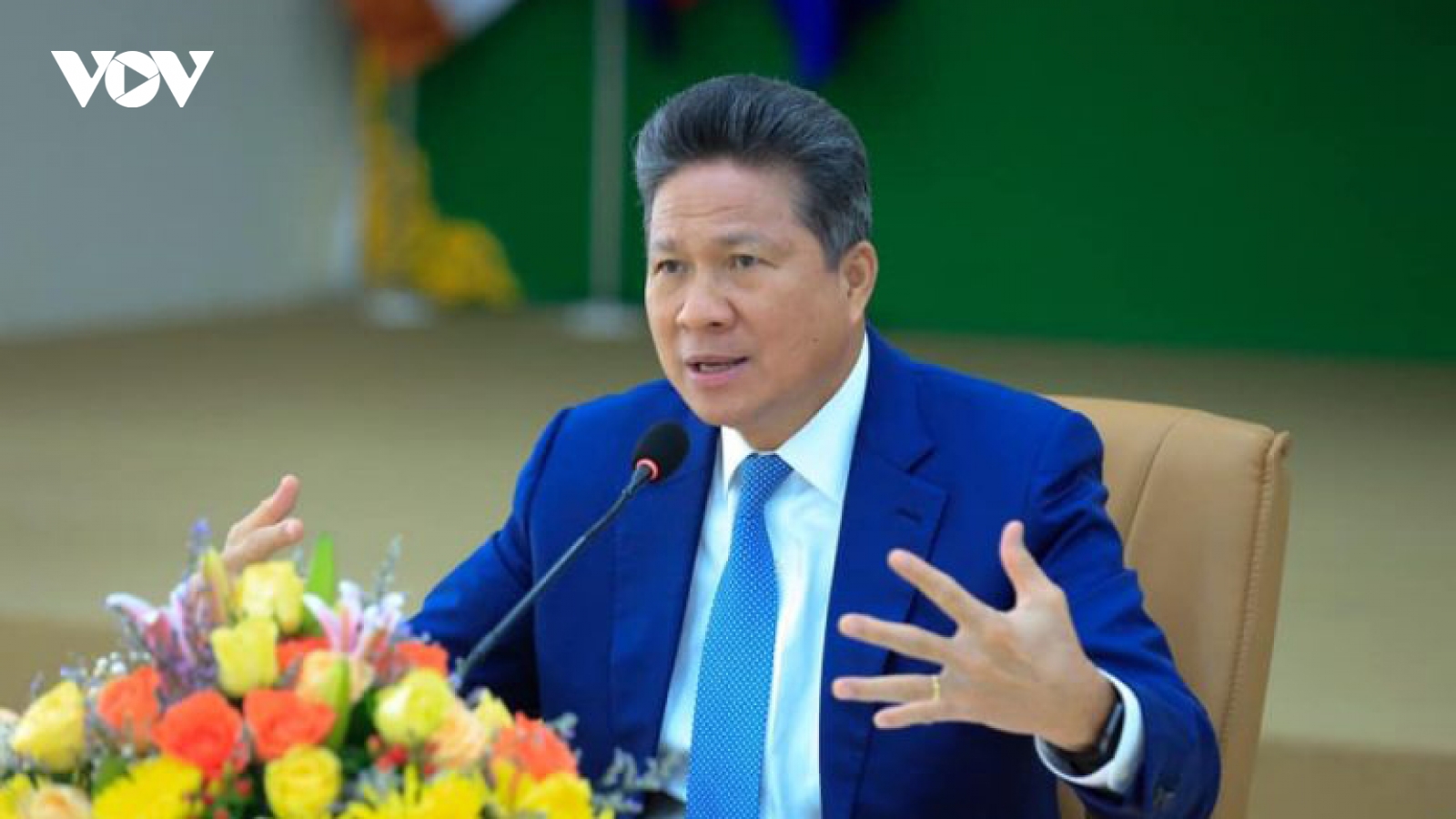 Campuchia hủy thầu, “trảm tướng” vì làm đường chất lượng kém