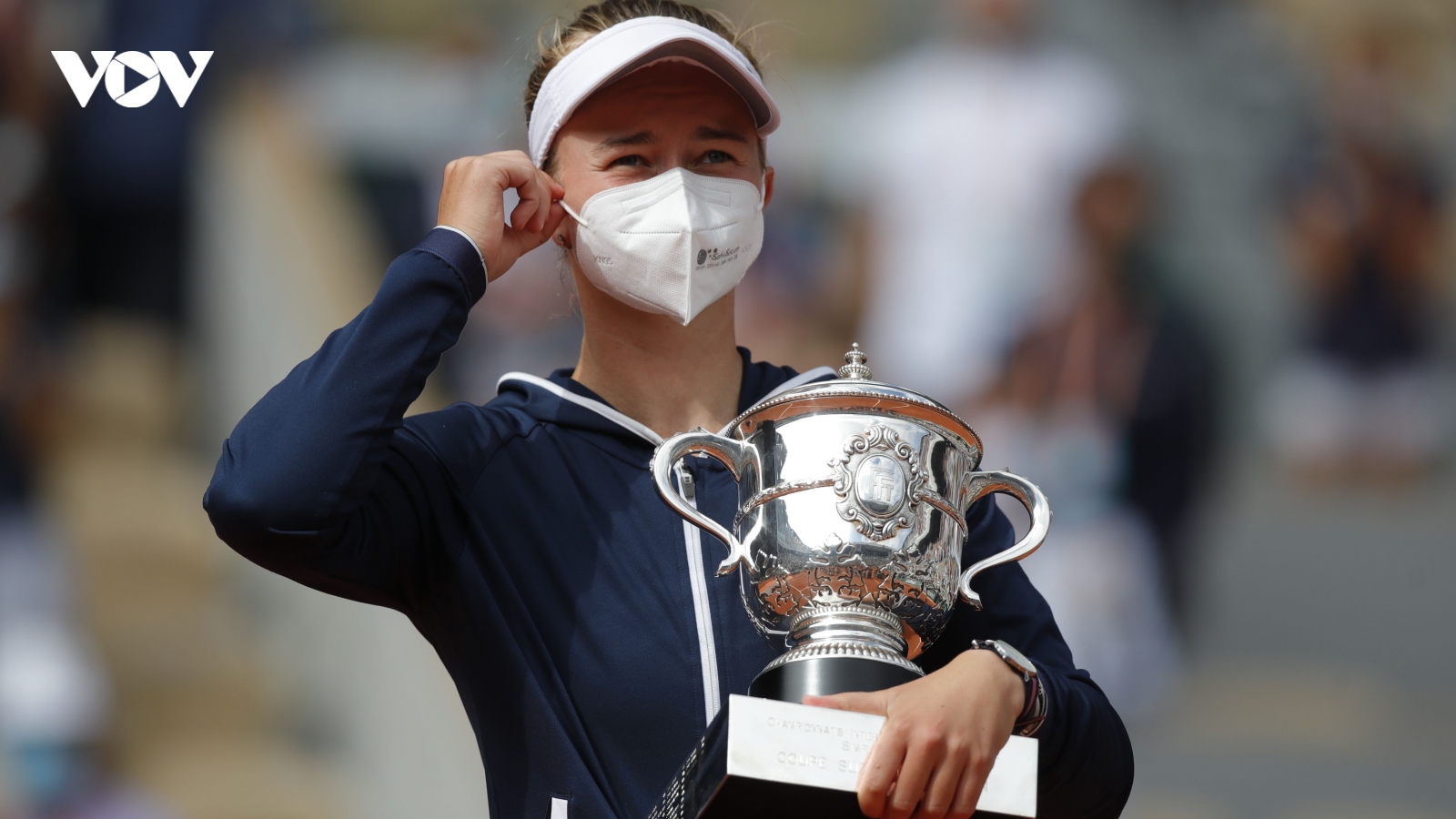 Tay vợt "vô danh" lần đầu vô địch đơn nữ Roland Garros