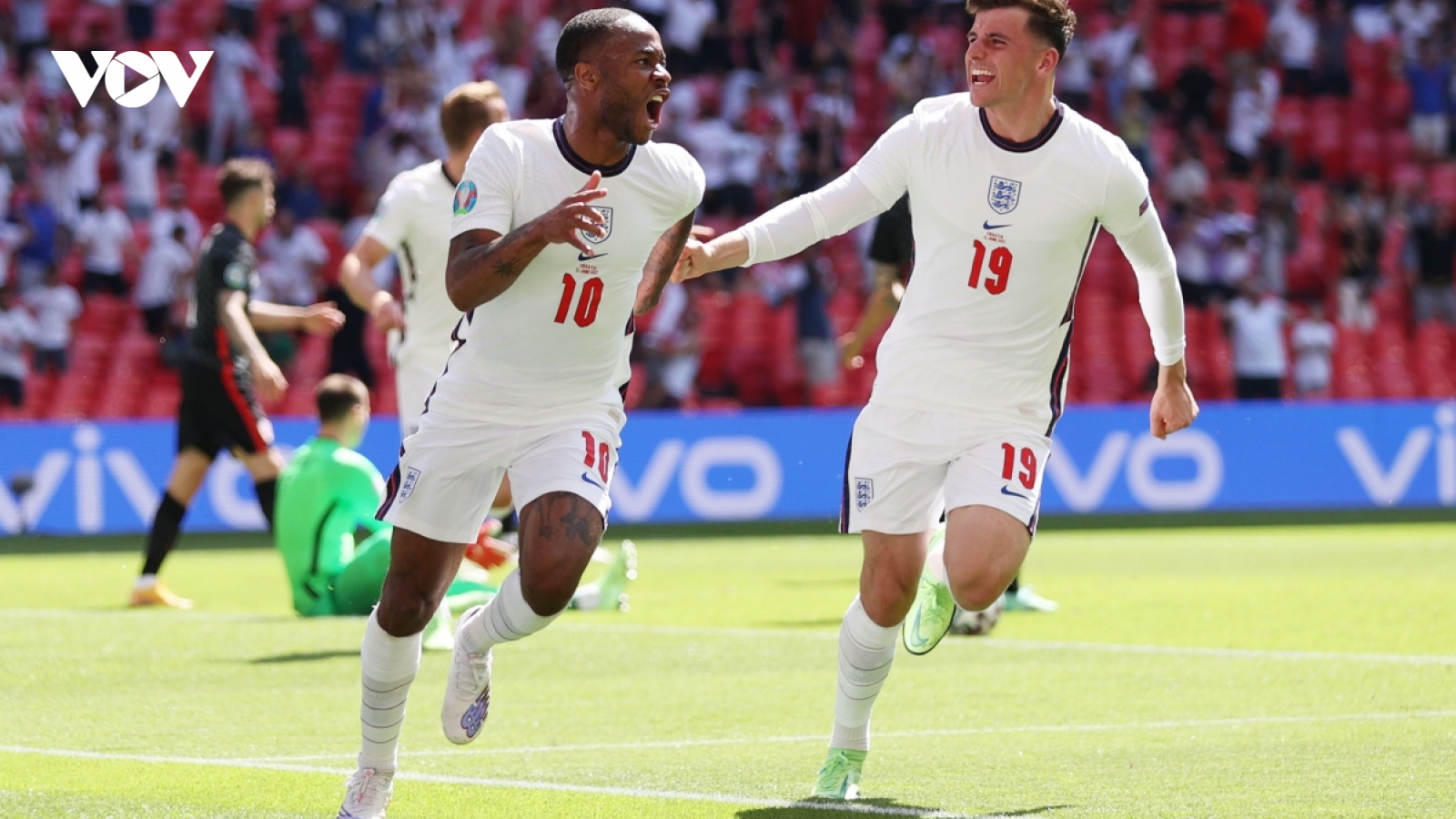 Sterling tỏa sáng, ĐT Anh “đòi nợ” thành công Croatia