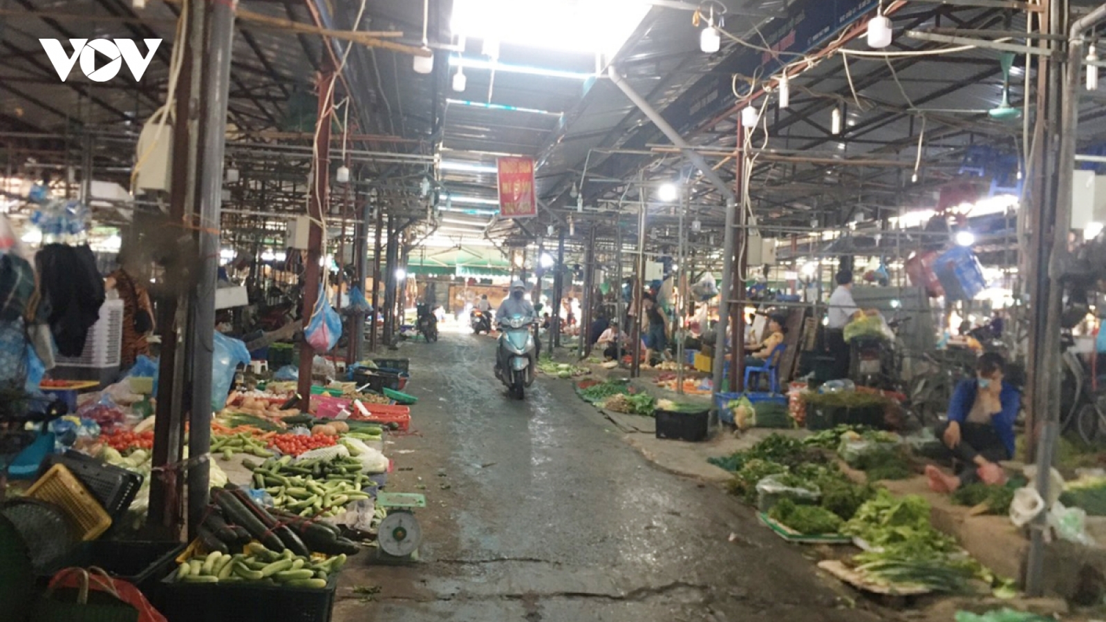 Chợ dân sinh, trung tâm thương mại đìu hiu vì Covid-19