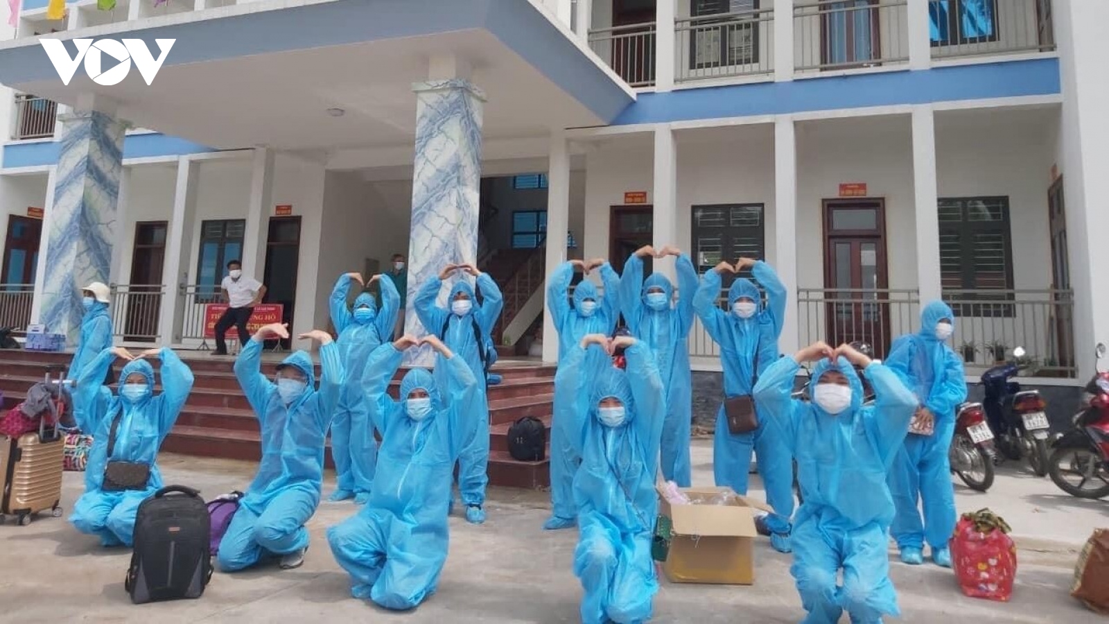 Lạng Sơn đón hơn 1.000 lao động từ Bắc Giang trở về