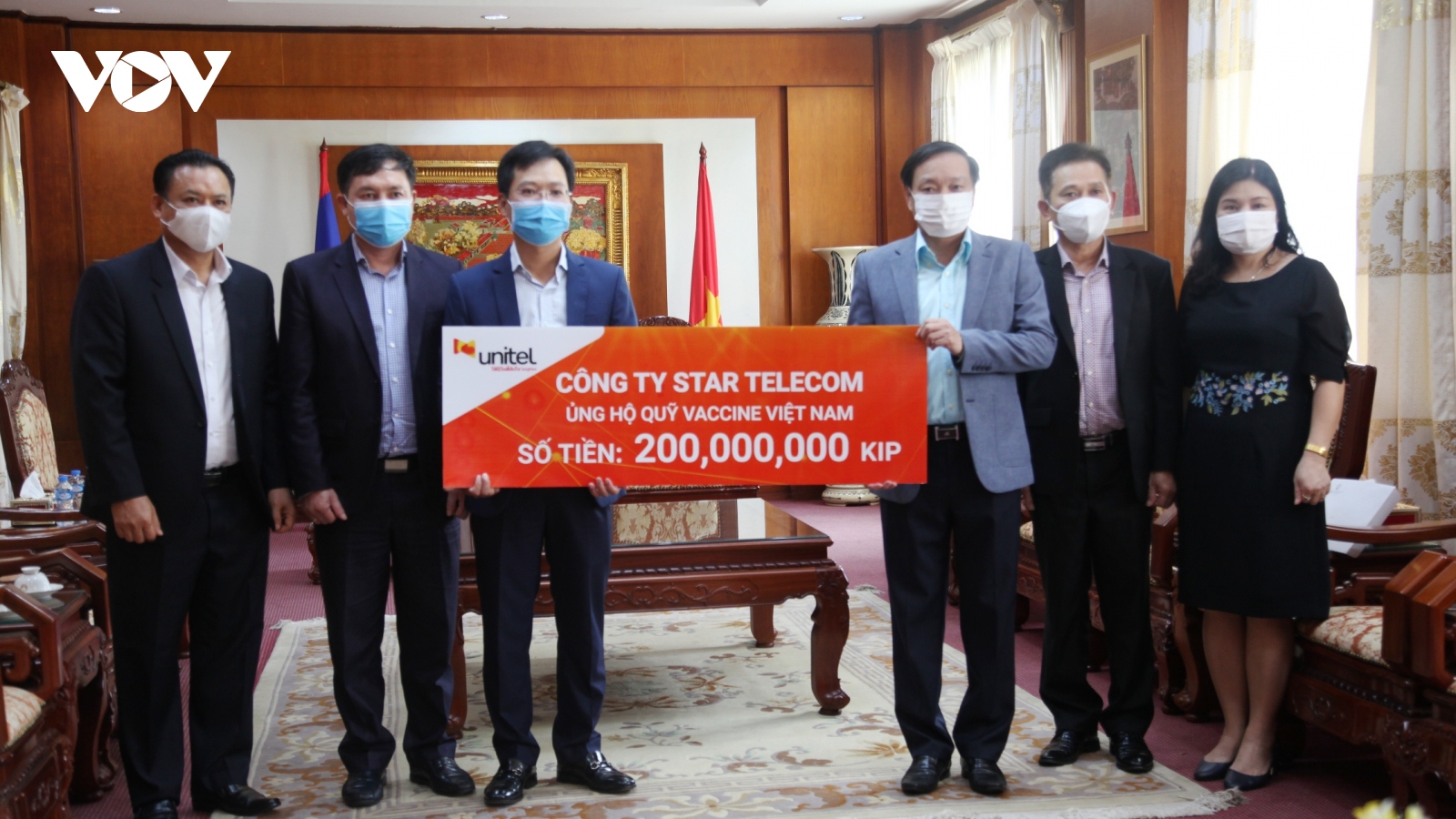 Lào ủng hộ 300 triệu kip hỗ trợ Việt Nam chống dịch Covid-19