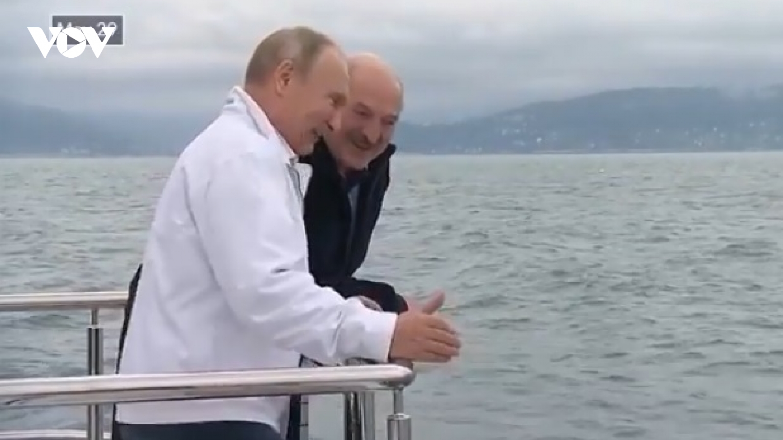 Tổng thống Nga Putin tiếp thân mật Tổng thống Belarus Lukashenko trên du thuyền