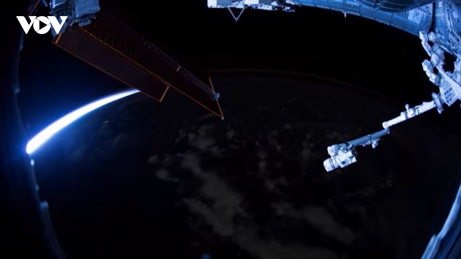 Chiêm ngường hoàng hôn, màn đêm và bình minh ấn tượng từ Trạm Vũ trụ Quốc tế (ISS)