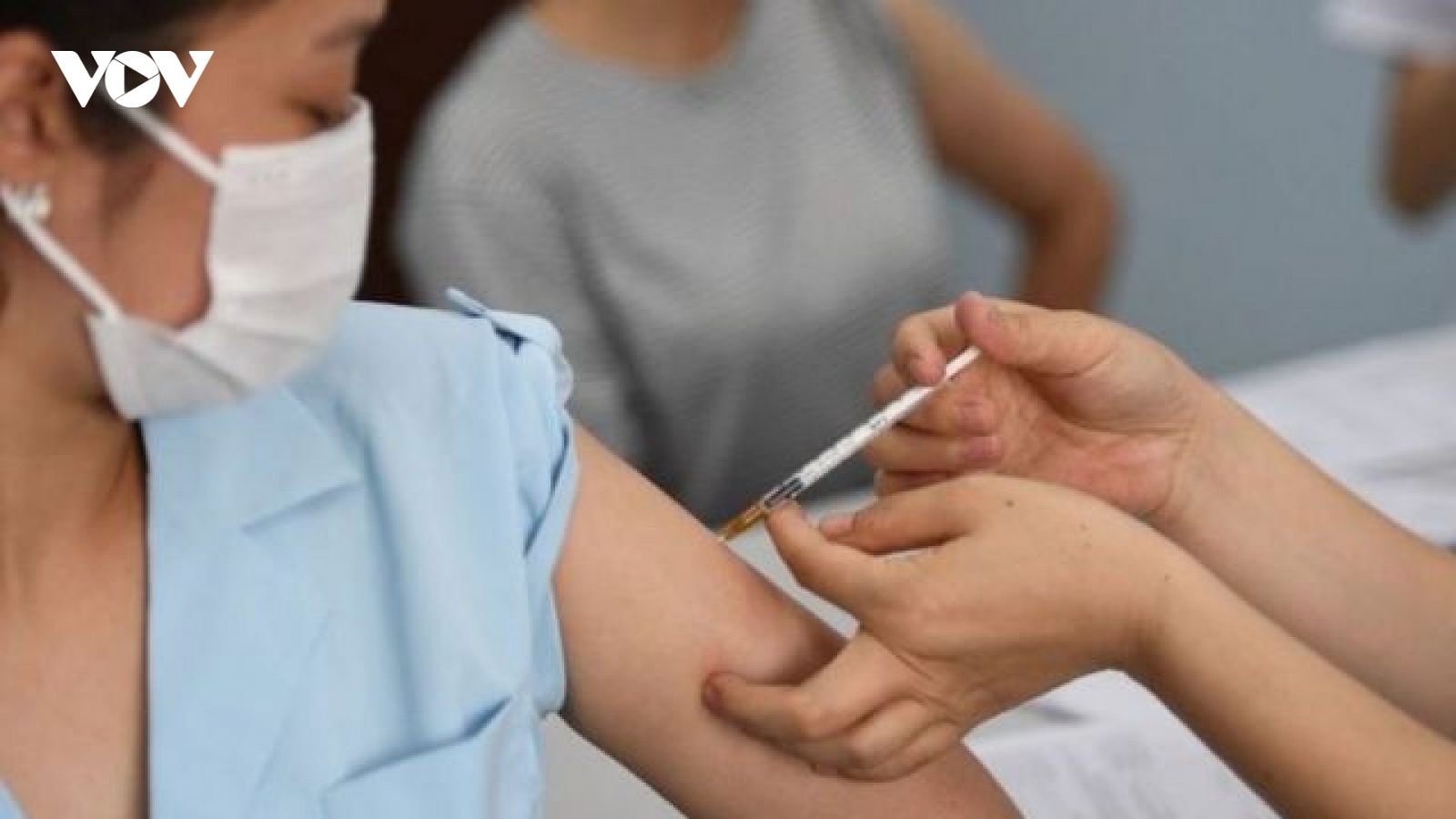 Hàng chục nước phải dừng tiêm mũi vaccine Covid-19 thứ 2 do thiếu nguồn cung