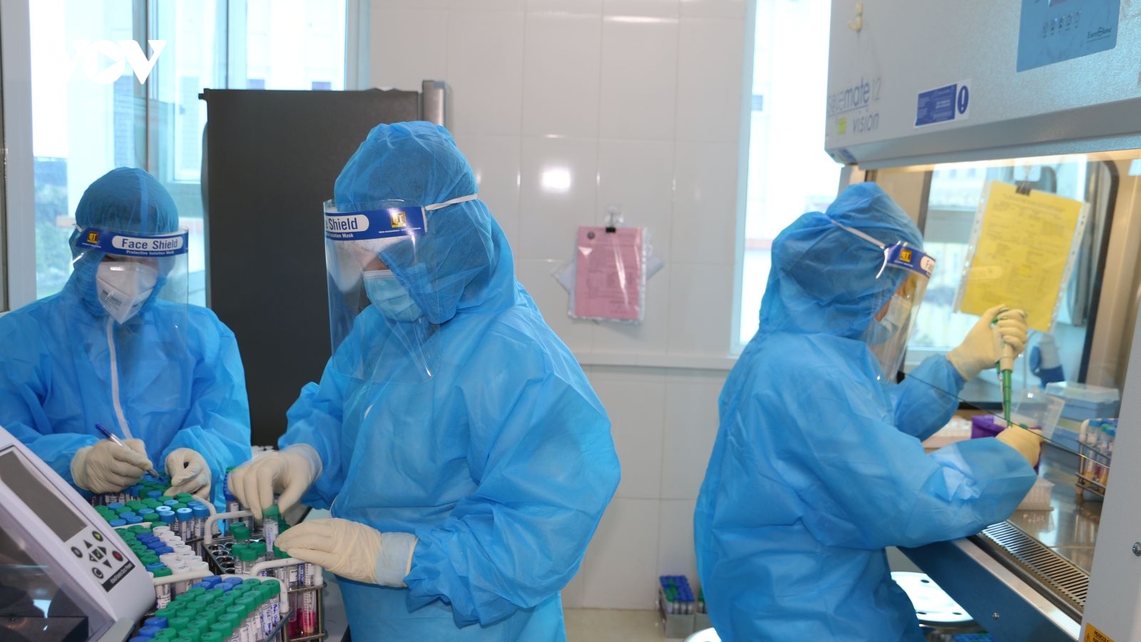 Thêm ba mẹ con trong một gia đình ở Hà Tĩnh dương tính với SARS-CoV-2