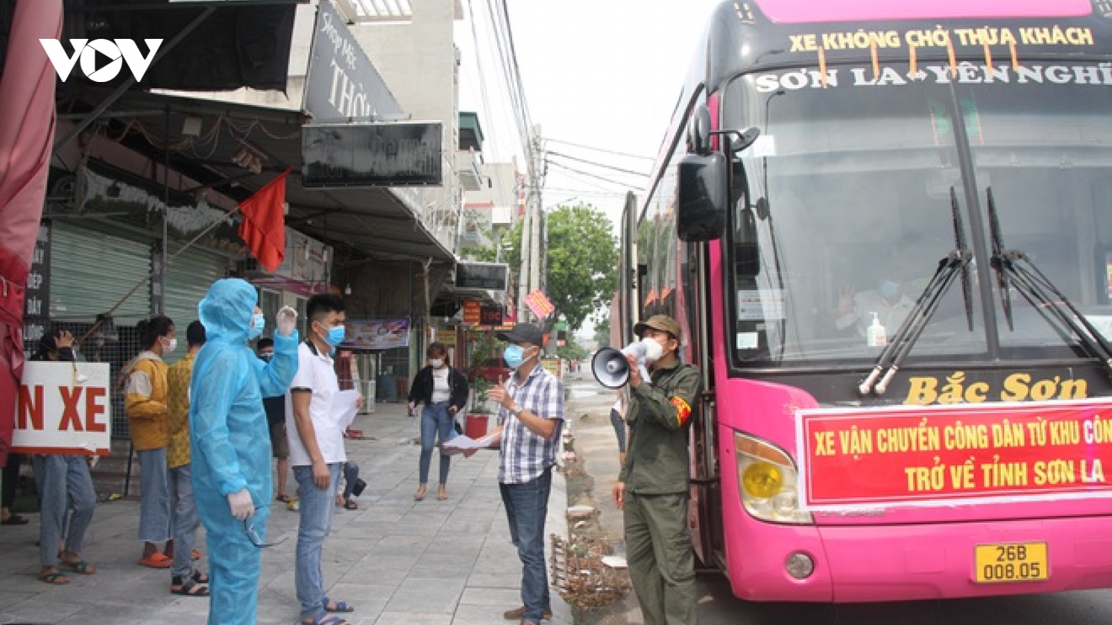 Bắc Giang bắt đầu bàn giao công nhân về Sơn La, Vĩnh Phúc