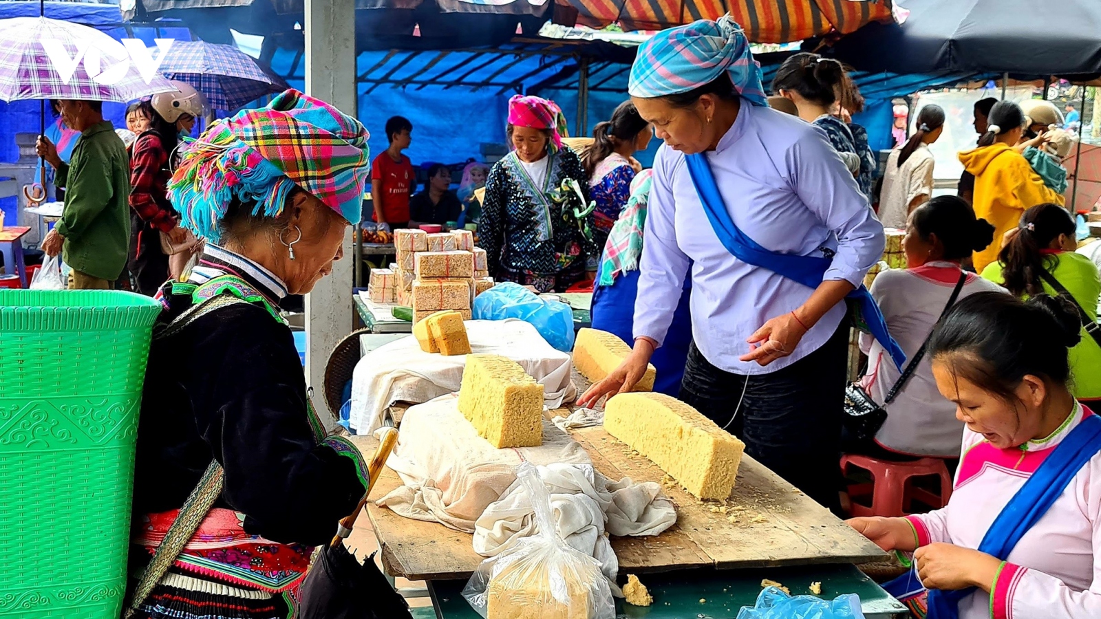 Tổ chức dù lượn, chợ phiên tại Tuần Du lịch - Văn hóa Lai Châu 2021