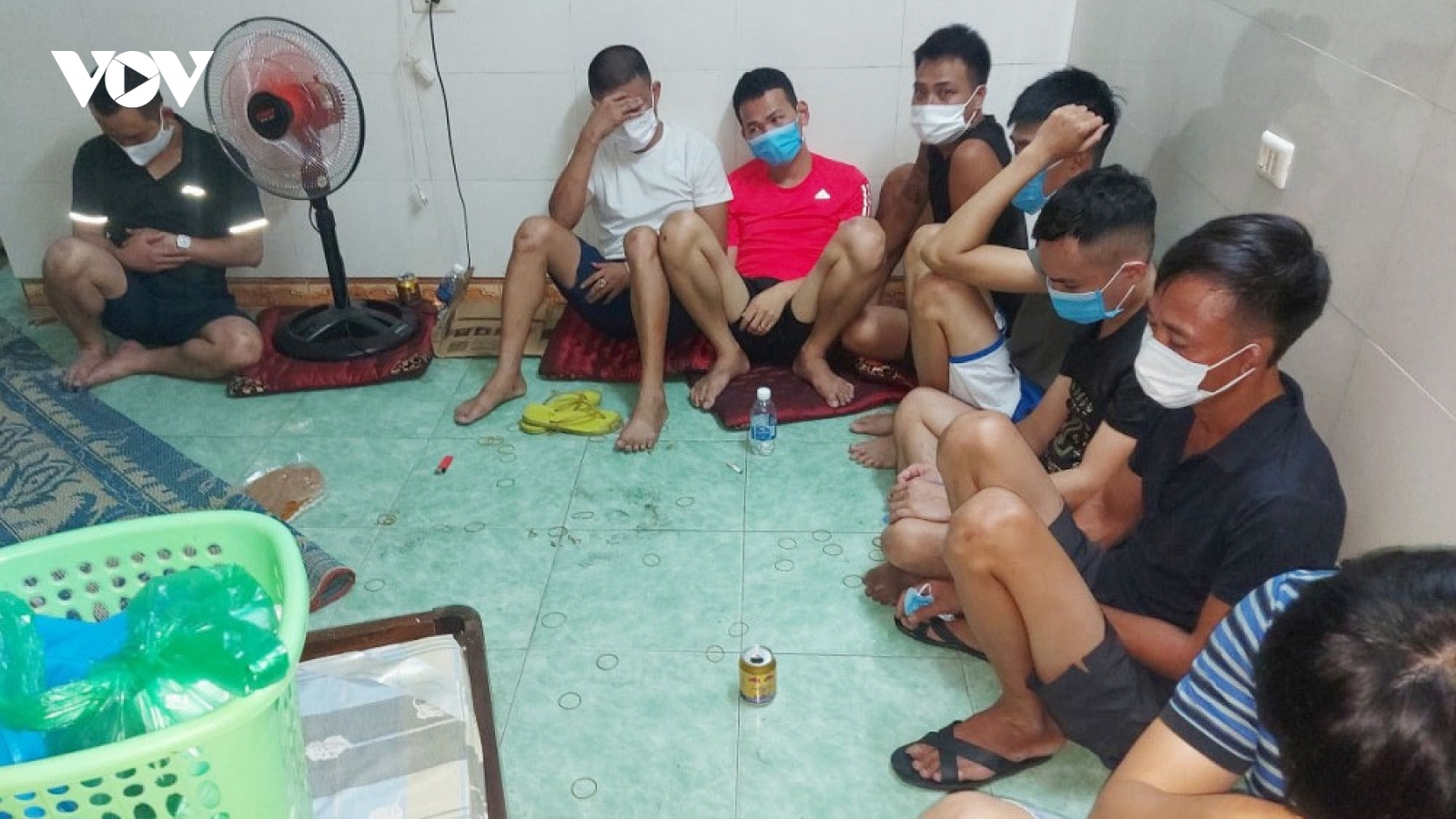 Lắp camera dày đặc, bố trí người cảnh giới để đánh bạc tại khách sạn