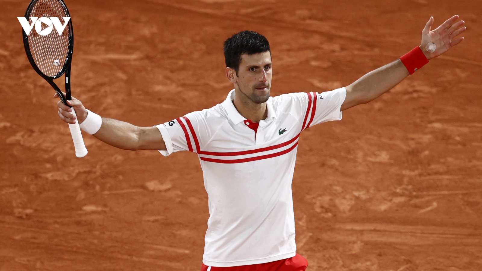 "Ngược dòng" hạ Nadal, Djokovic đi vào lịch sử Roland Garros