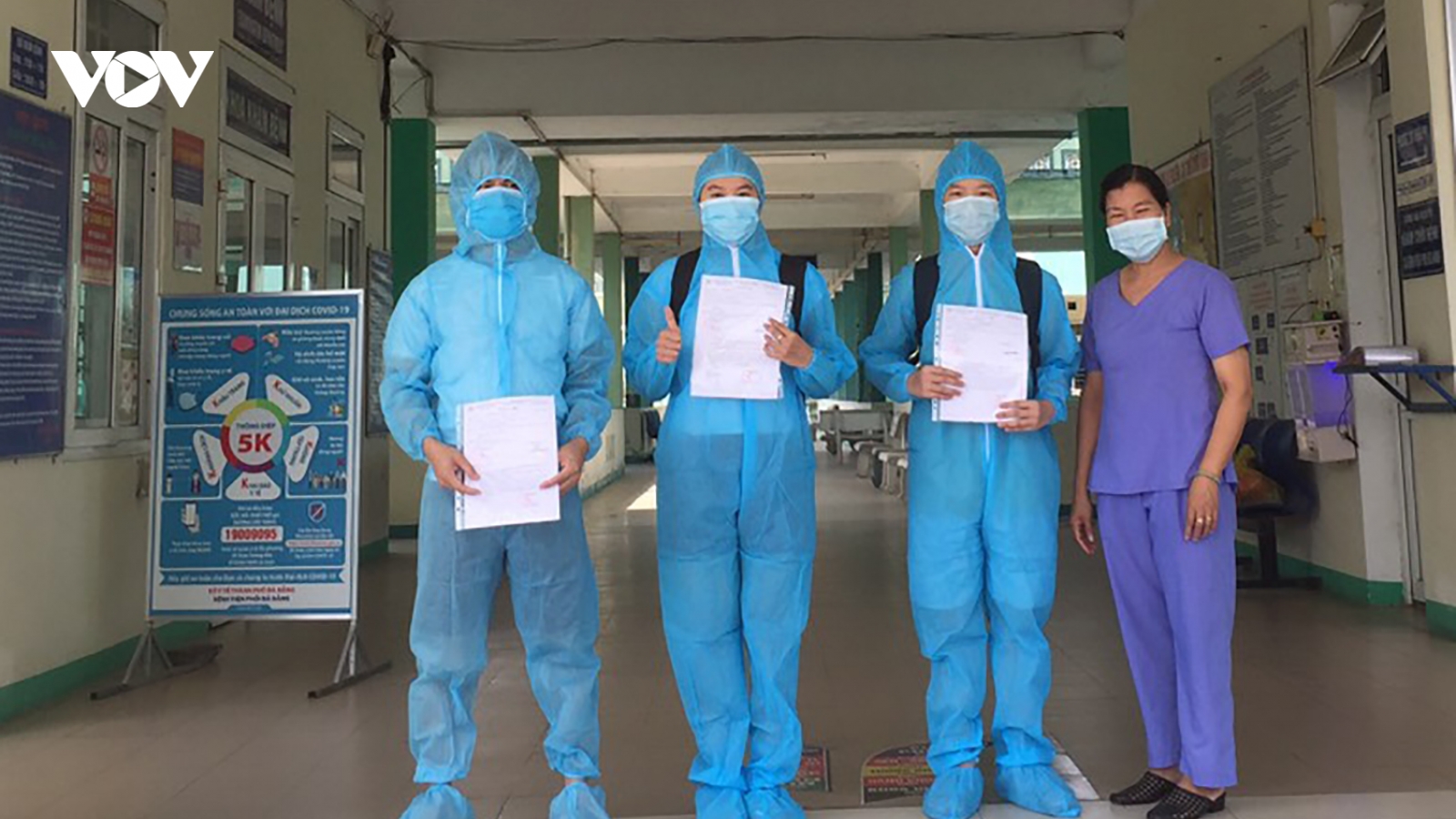 Thêm 3 bệnh nhân Đà Nẵng khỏi Covid-19 được ra viện