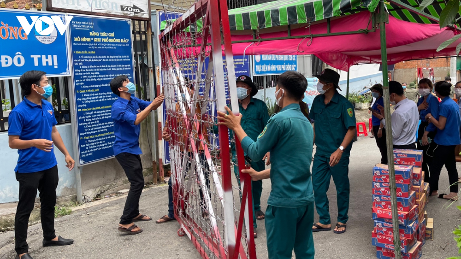 Nhiều khu phố ở Bình Dương được gỡ bỏ phong tỏa