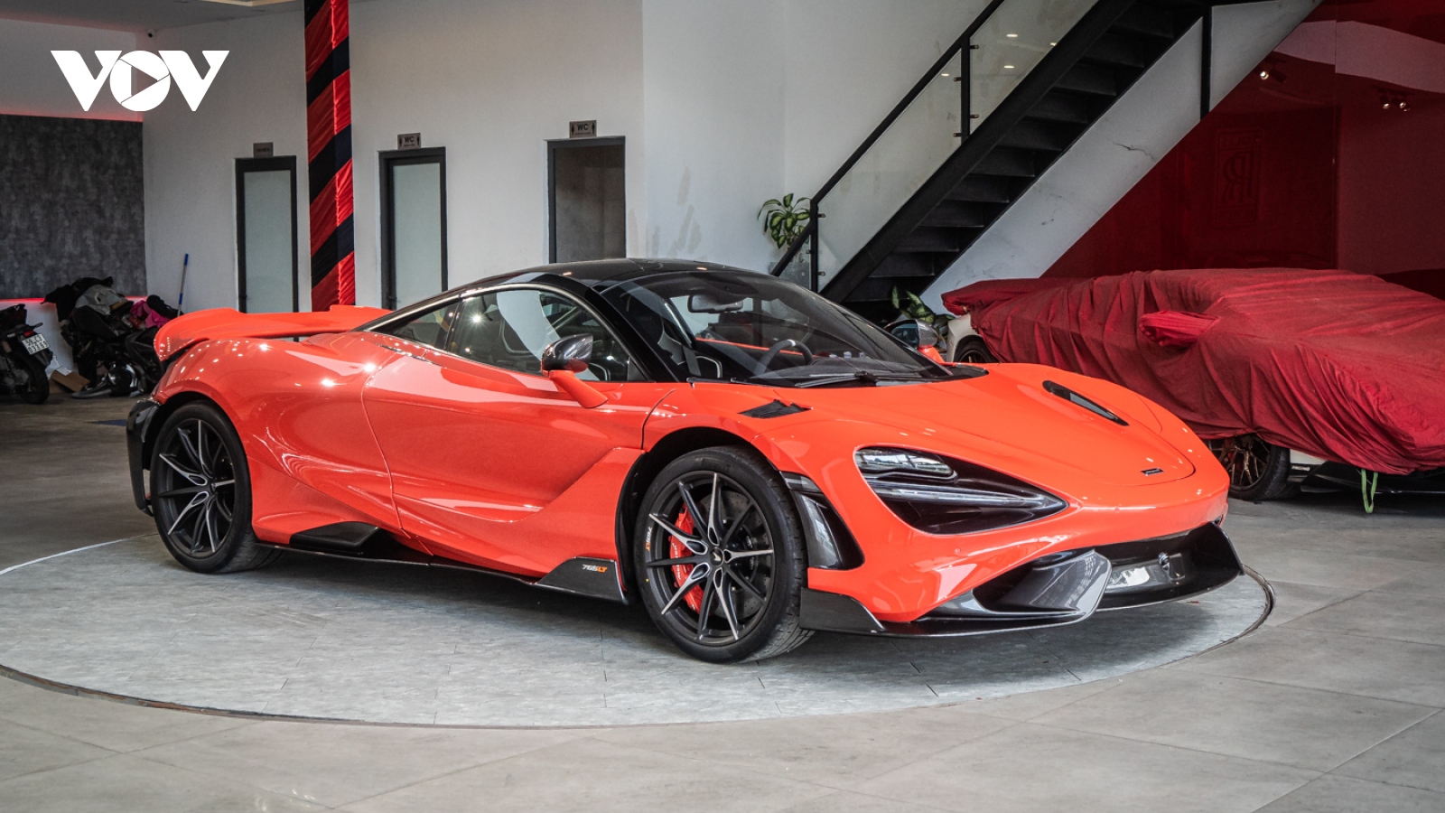 Hình ảnh chi tiết McLaren 765LT "màu độc" chỉ có 3 chiếc tại Việt Nam