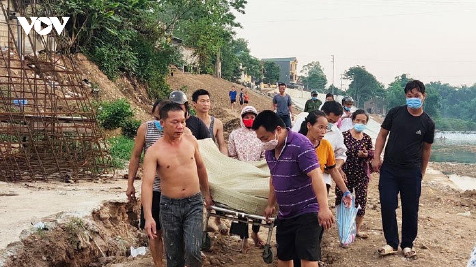 Một phụ nữ tử vong do đuối nước khi cứu con