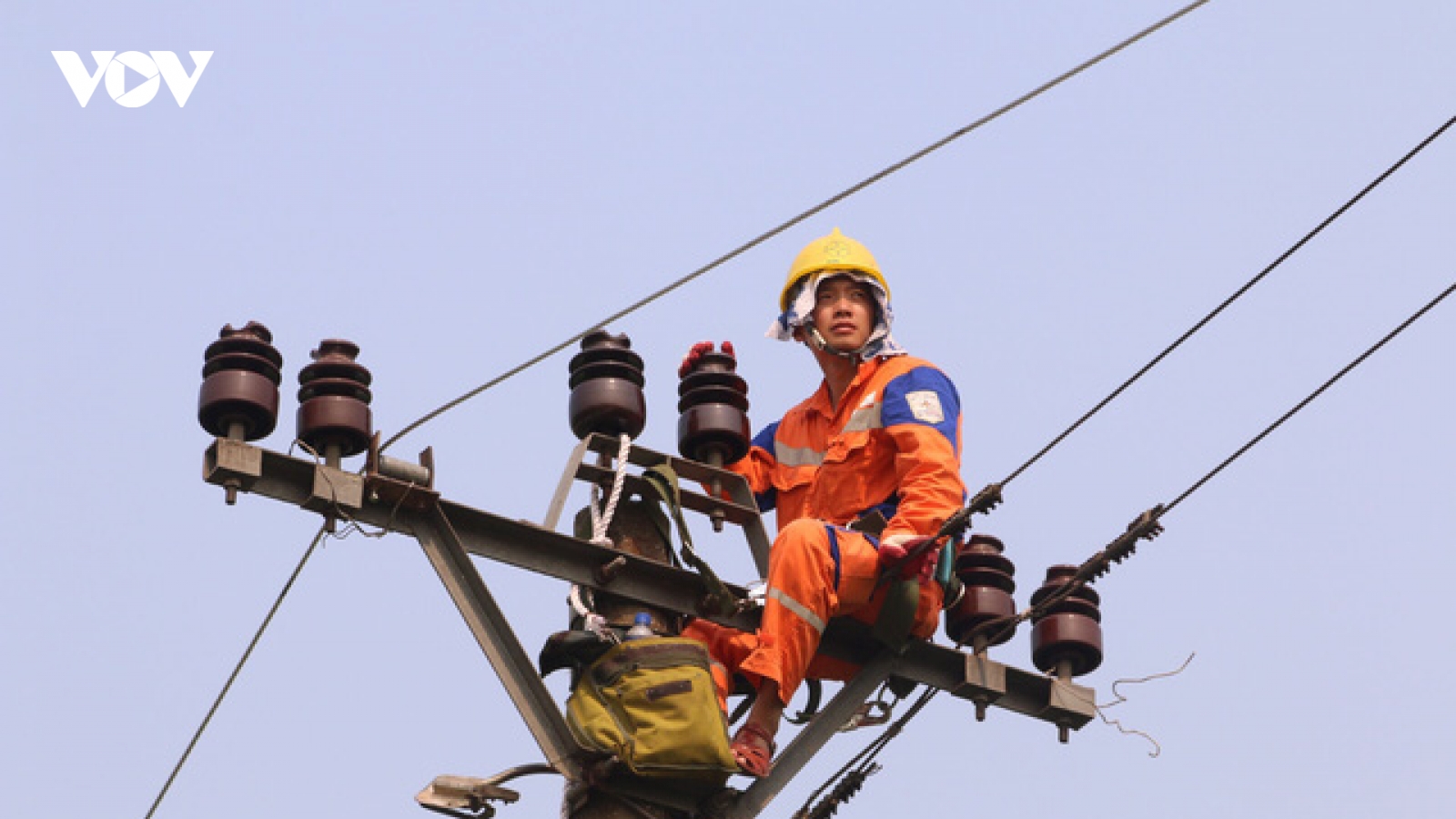 Tiêu thụ điện tại miền Bắc tăng kỷ lục, Điện lực Miền Bắc tiết giảm điện tại công sở