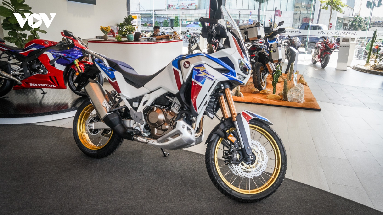 Cận cảnh Honda Africa Twin Adventure Sport giá gần 700 triệu đồng 