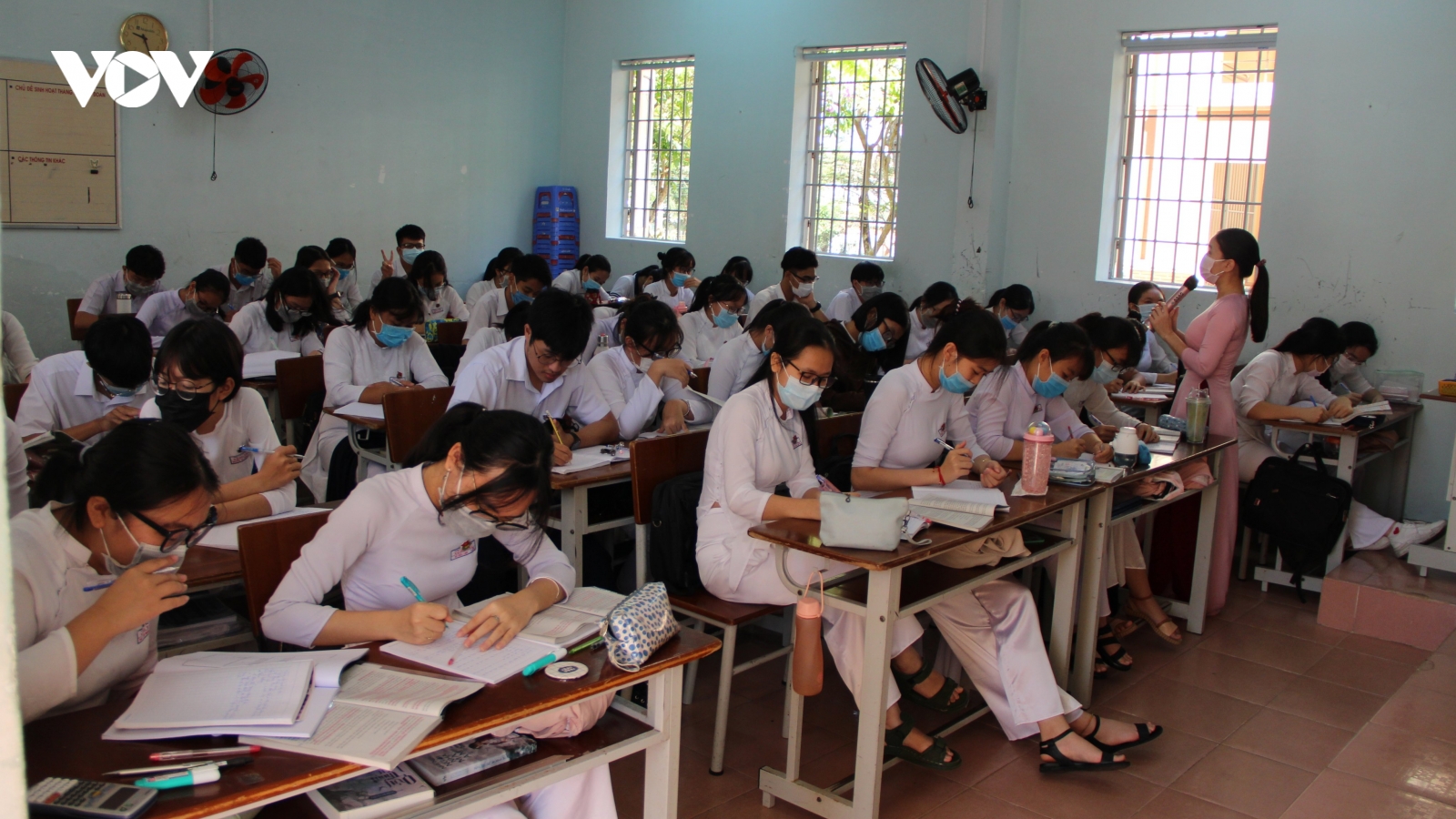 Xét nghiệm Covid-19 những người liên quan đến kỳ thi THPT năm 2021 tại Bà Rịa - Vũng Tàu