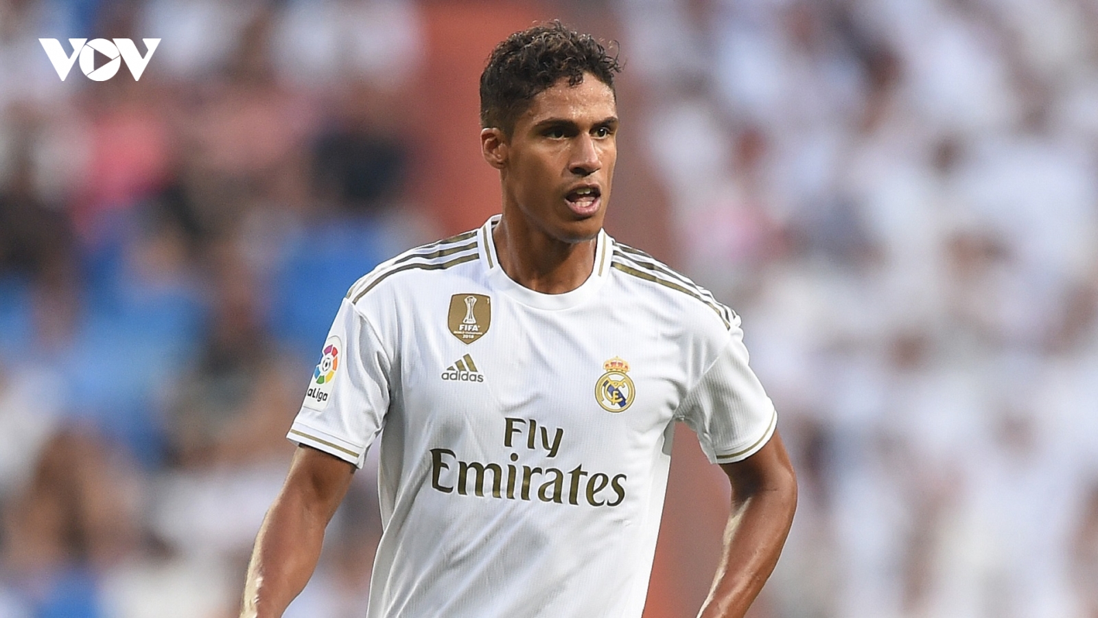 MU "tung đòn quyết định", tiến gần tới việc giành chữ ký của Varane
