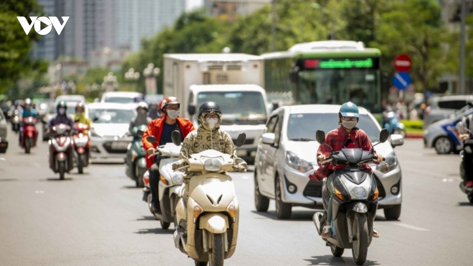 Thời tiết hôm nay 14/6: Hà Nội ngày nắng, chiều tối có mưa vài nơi