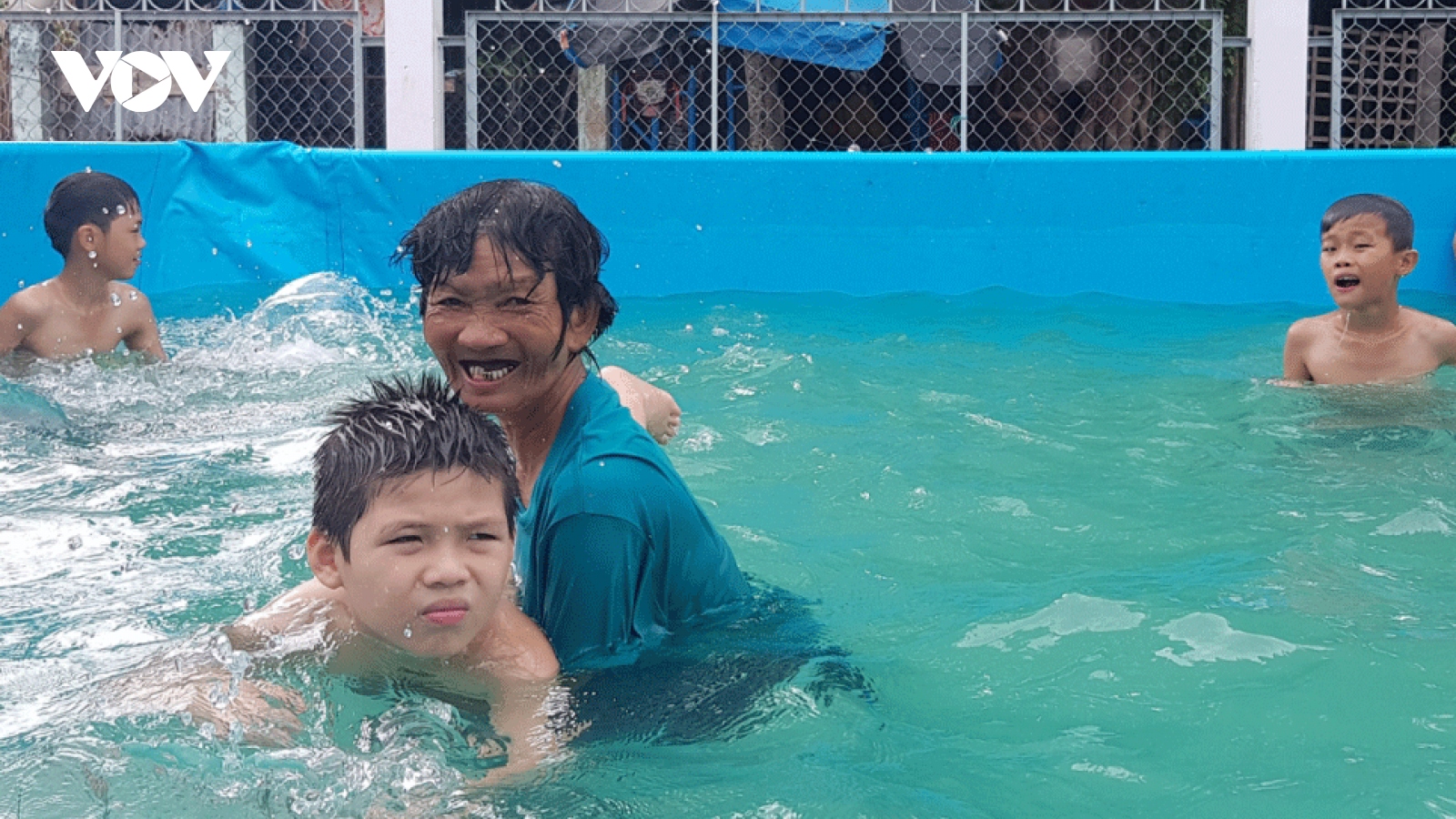 Local swimming coach makes inspirational women list by Forbes Vietnam 
