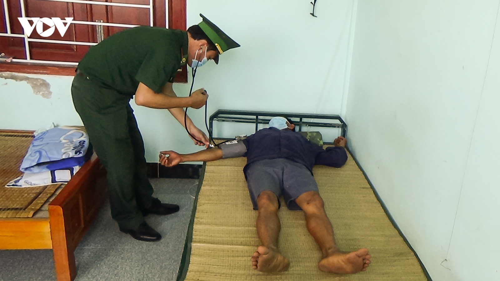 Sóc Trăng cứu 2 ngư dân gặp nạn trên biển