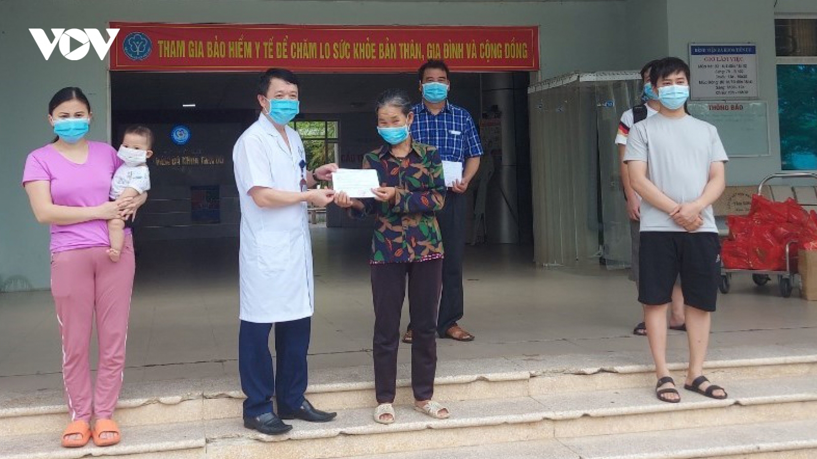 " Tập trung điều trị tốt bệnh nhân COVID-19 nhẹ để tránh quá tải cho tuyến trên"