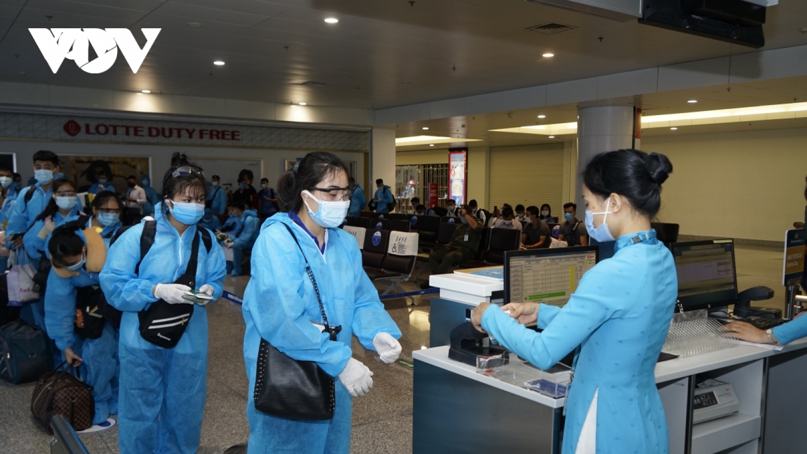 Hà Nội lấy mẫu xét nghiệm ngẫu nhiên người từ TP.HCM về qua sân bay Nội Bài