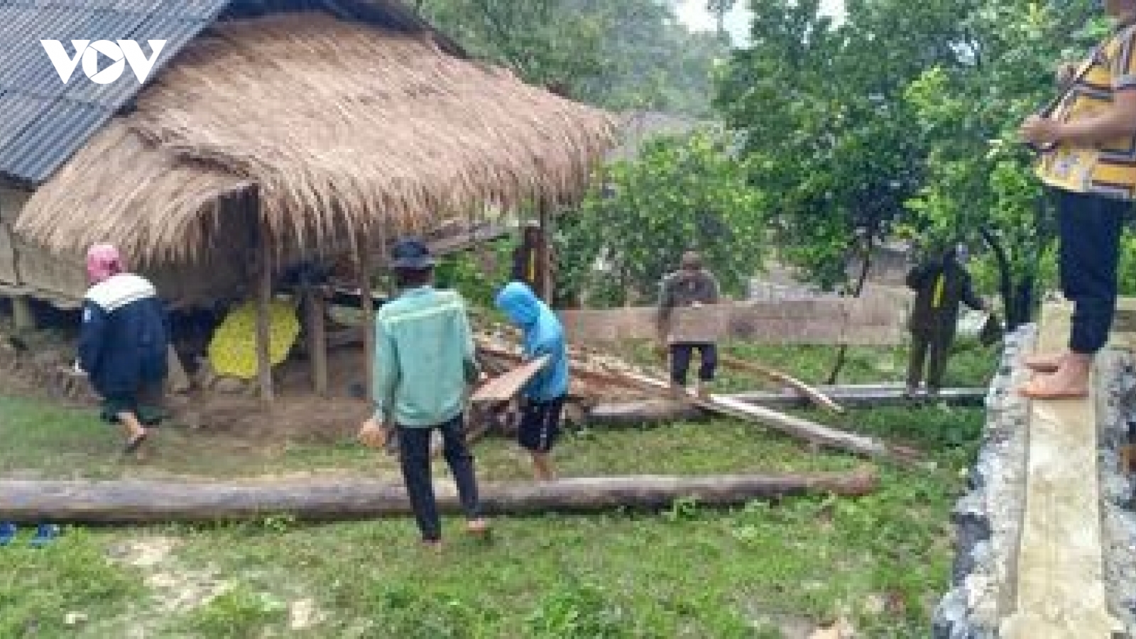 Di dời 36 hộ dân ảnh hưởng sạt lở tại Nghệ An