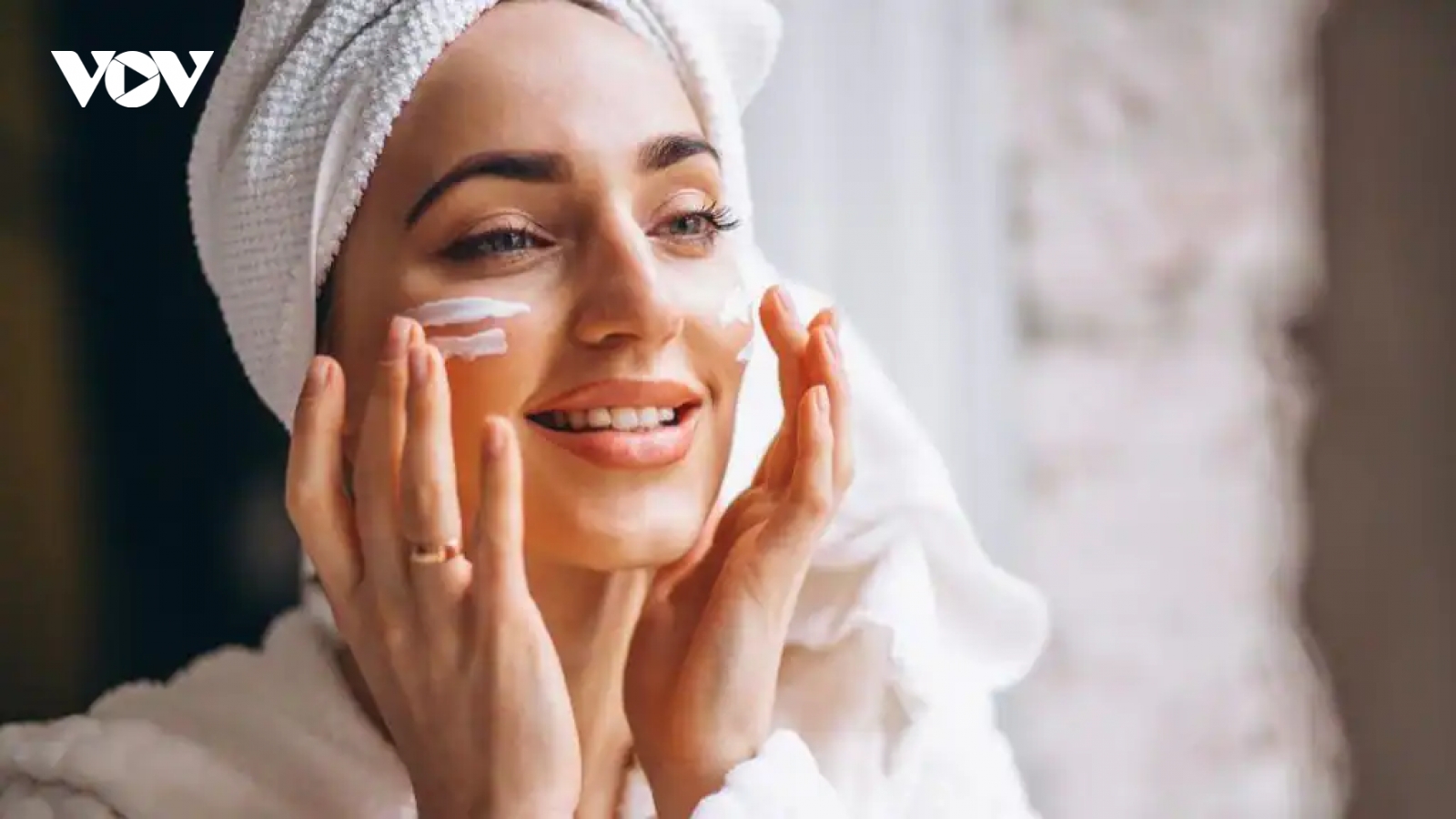 Chị em hãy ngừng lãng phí tiền vào những sản phẩm làm đẹp này