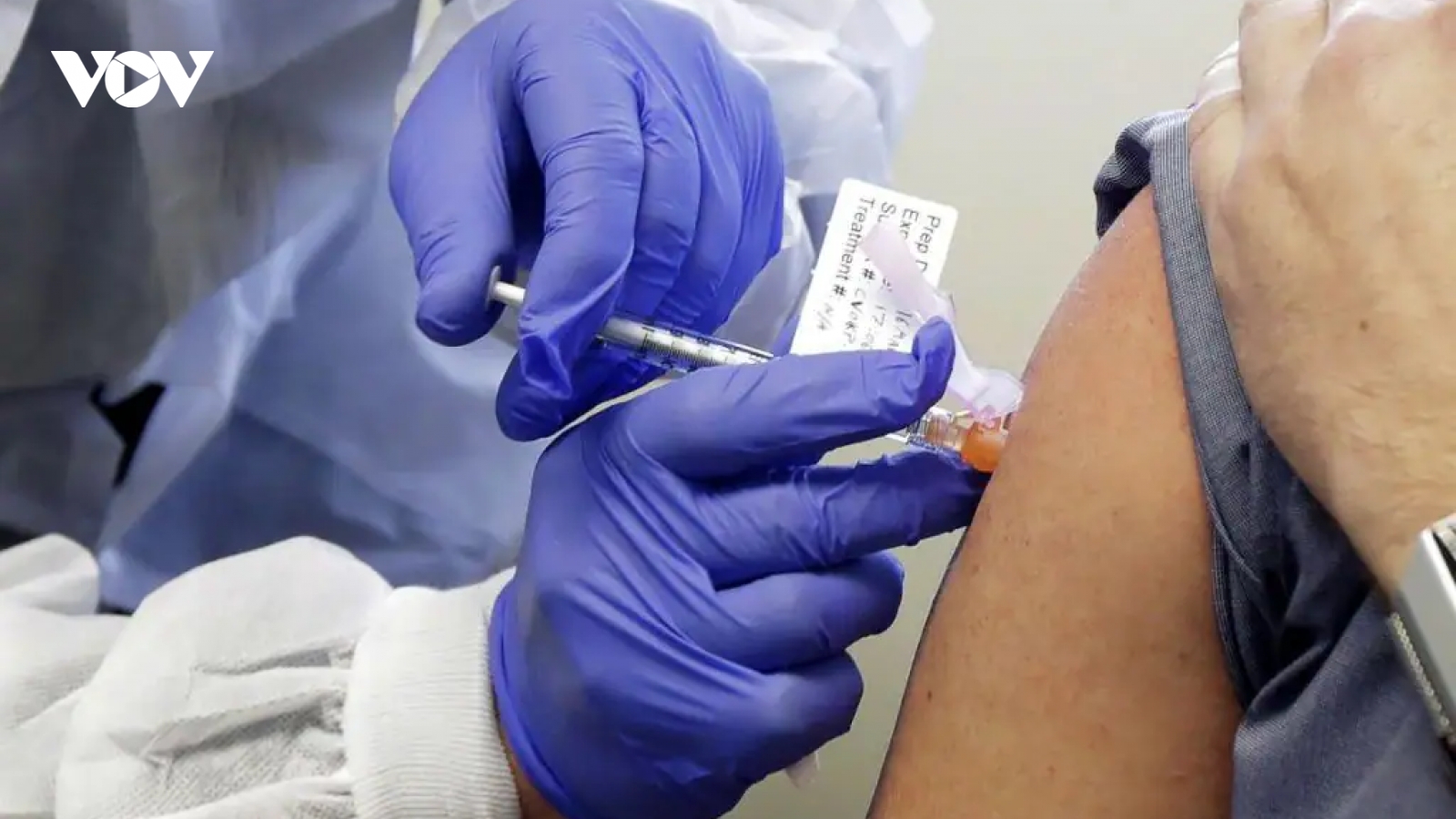 Uống thuốc giảm đau trước khi tiêm có thể làm giảm hiệu quả của vaccine COVID-19