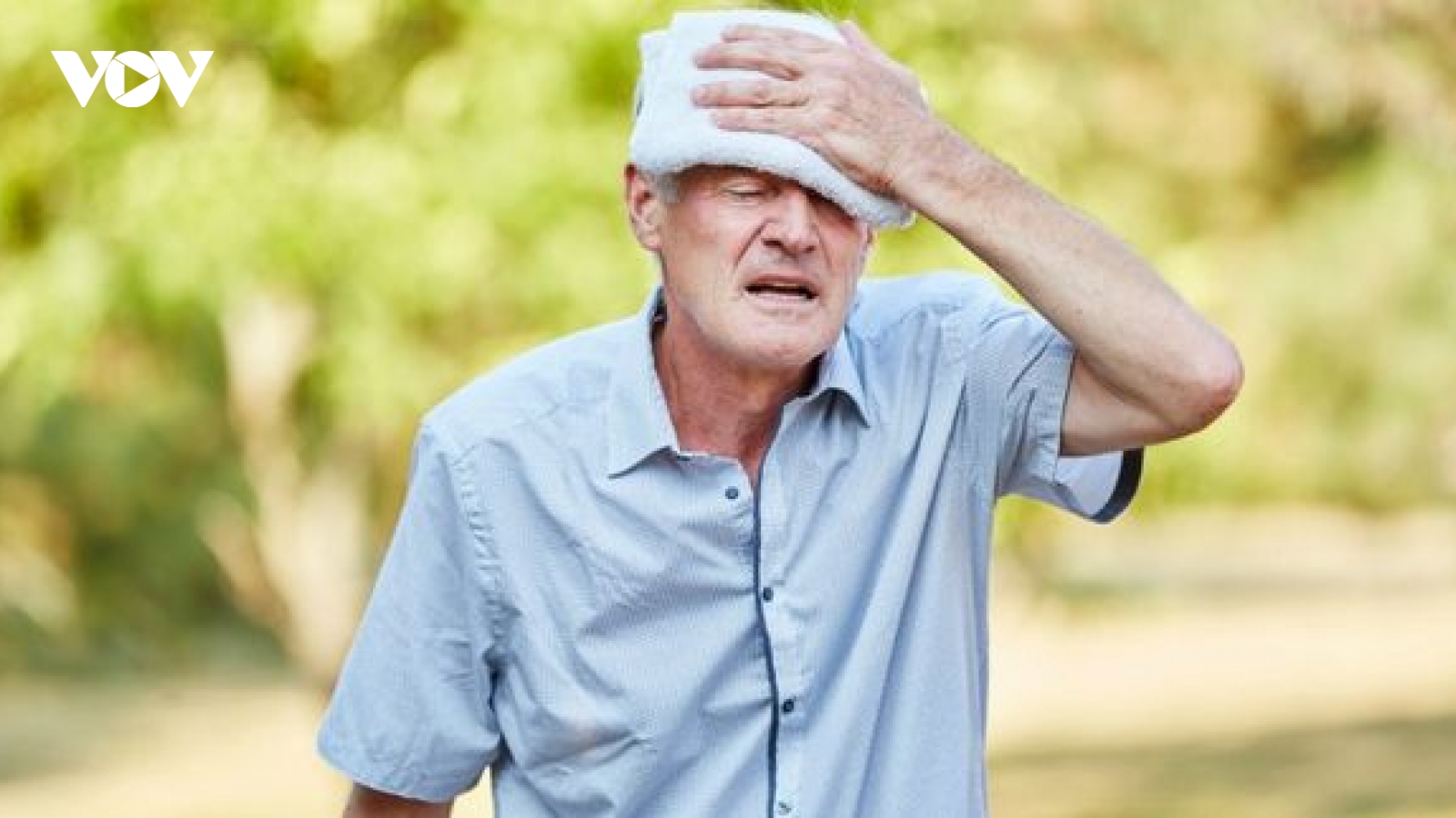 Sốc nhiệt do nắng nóng: Dấu hiệu nguy hiểm và cách điều trị