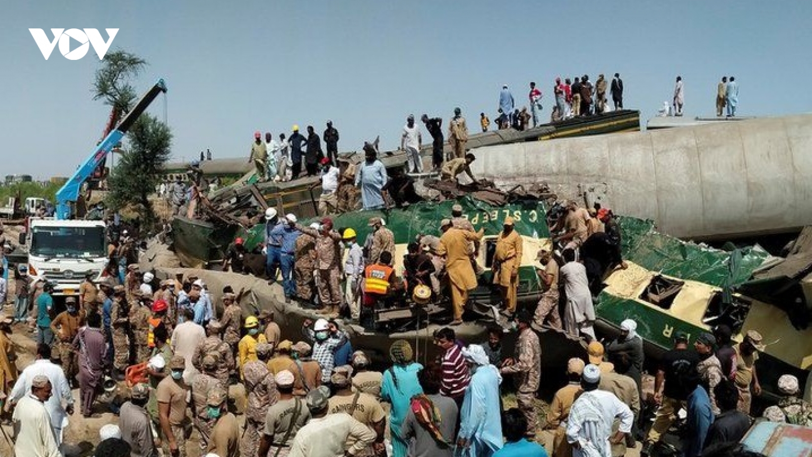 Vụ tai nạn tàu cao tốc ở Pakistan: Số người chết tăng lên 62