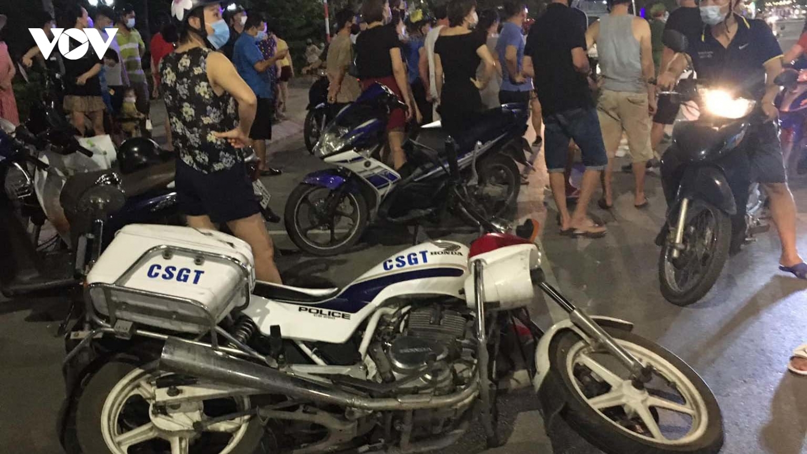 Nam thanh niên chống đối, gây tai nạn khiển 1 CSGT bị vỡ đầu gối