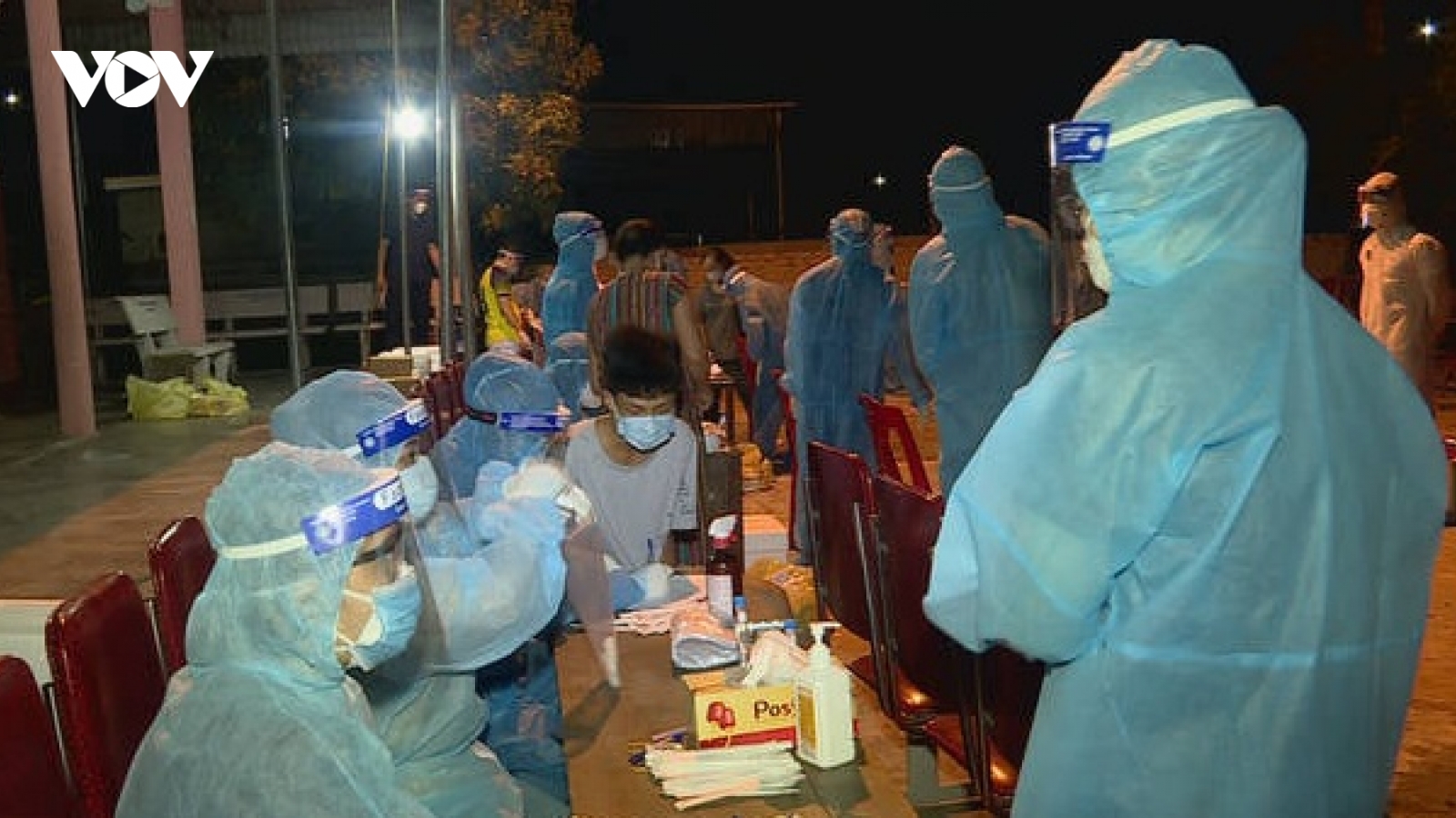 Nghệ An có 26 ca mắc Covid-19, xét nghiệm toàn TP Vinh