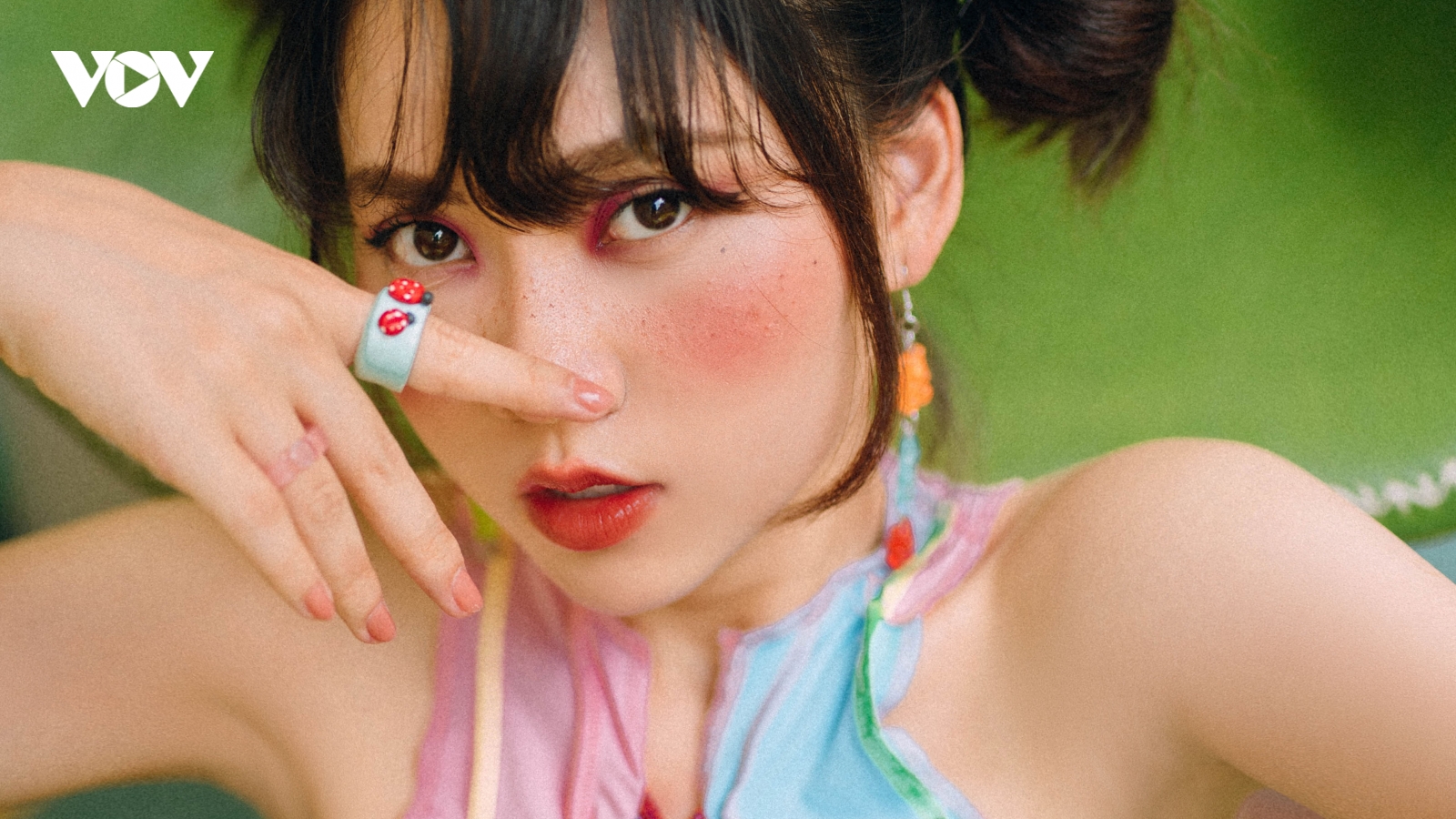 Học trò Tóc Tiên - Ngô Lan Hương "lột xác" cá tính trong bộ hình thời trang retro