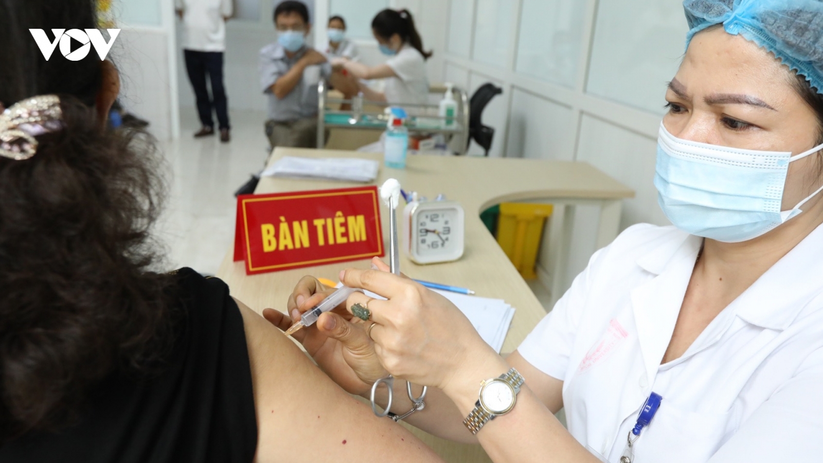 12.000 tình nguyện viên được tiêm mũi 2 vaccine Nano Covax trong tháng 8
