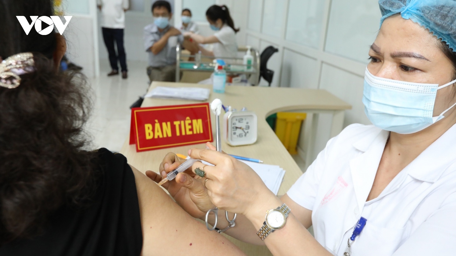 12.000 tình nguyện viên được tiêm mũi 2 vaccine Nano Covax trong tháng 8