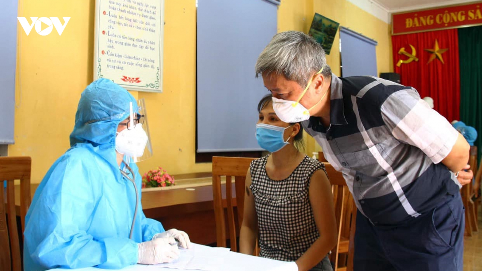 Đề xuất cấp thêm vaccine COVID-19 để tiêm cho công nhân các KCN huyện Việt Yên