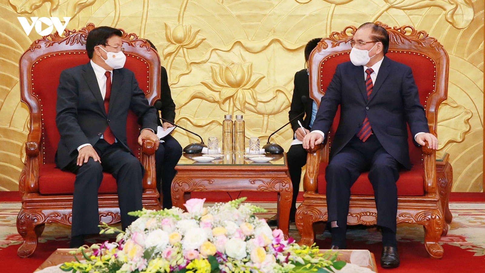 Tổng Bí thư, Chủ tịch nước Lào gặp nguyên TBT Nông Đức Mạnh và nguyên CTN Trần Đức Lương
