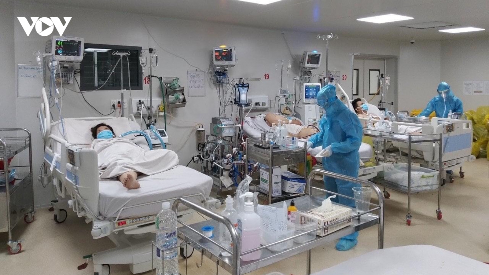 Bệnh viện Bệnh Nhiệt đới TP.HCM điều trị 32 người mắc Covid-19 nặng