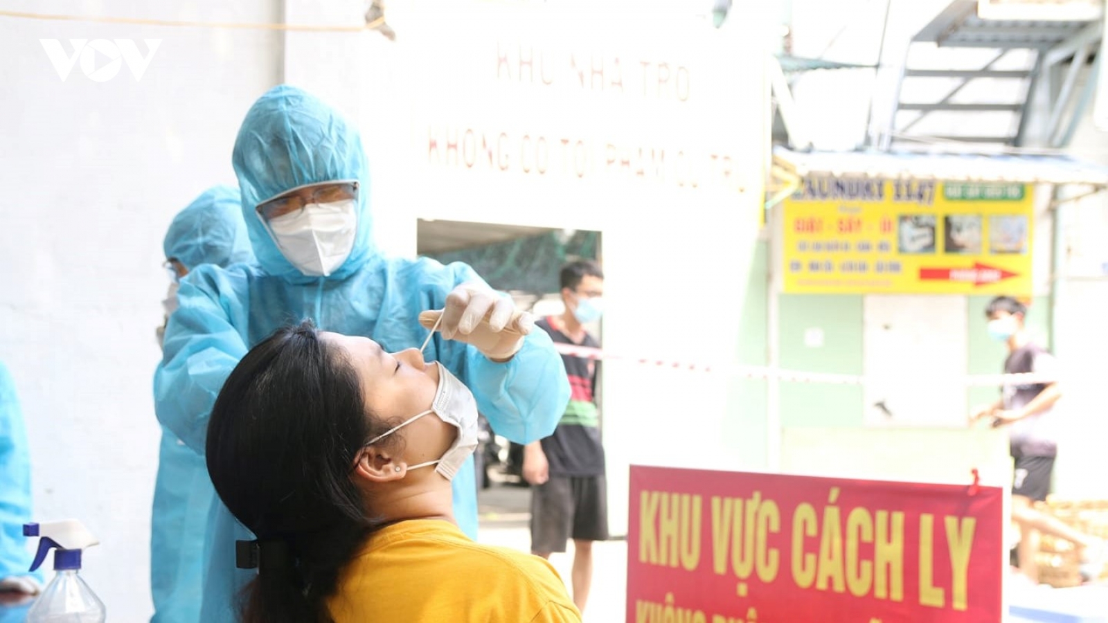 TP.HCM phát hiện 10 ca nhiễm SARS-CoV-2 qua xét nghiệm sàng lọc ở bệnh viện