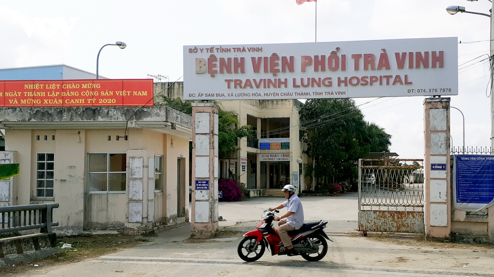 2 trường hợp bỏ trốn ở Trà Vinh đã được đưa trở lại khu cách ly và đã lấy mẫu xét nghiệm  