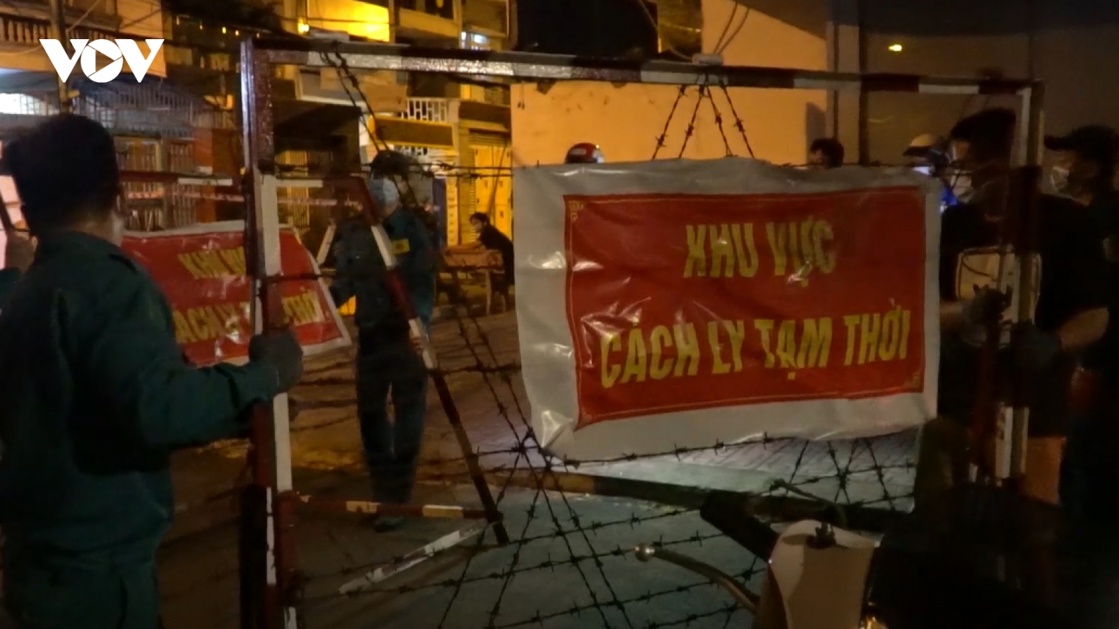 Video: Một ngày ở chốt cách ly trong tâm dịch Gò Vấp