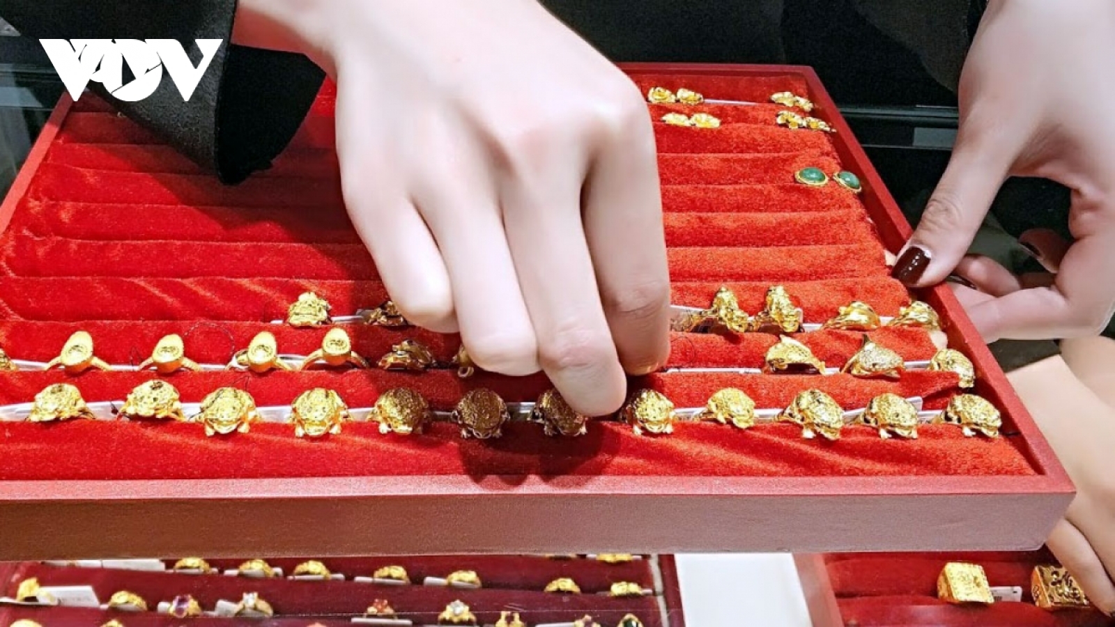 Giá vàng trong nước và thế giới cùng giảm