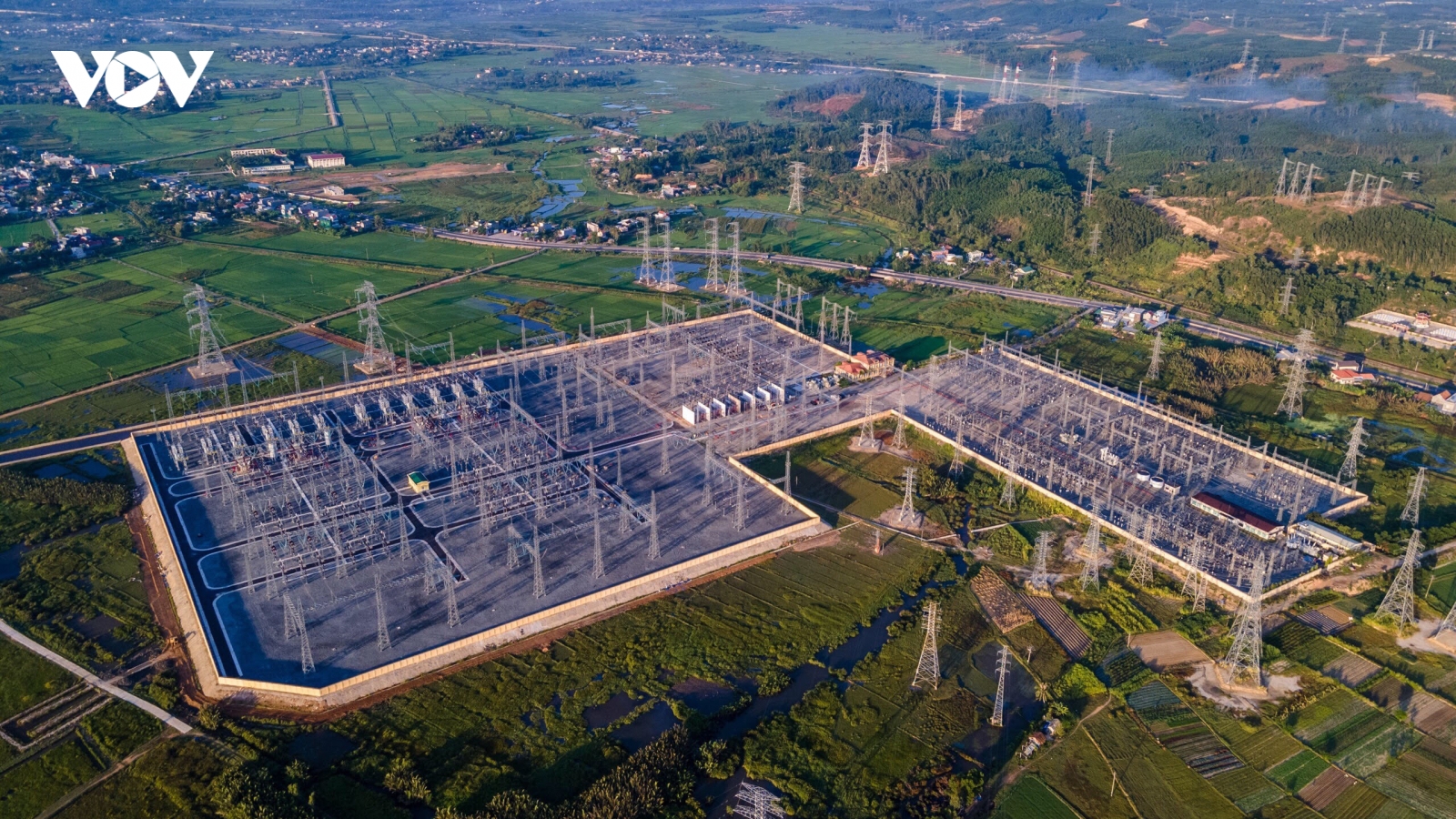 Đóng điện đường dây 500kV mạch 3, đoạn Dốc Sỏi-Pleiku 2
