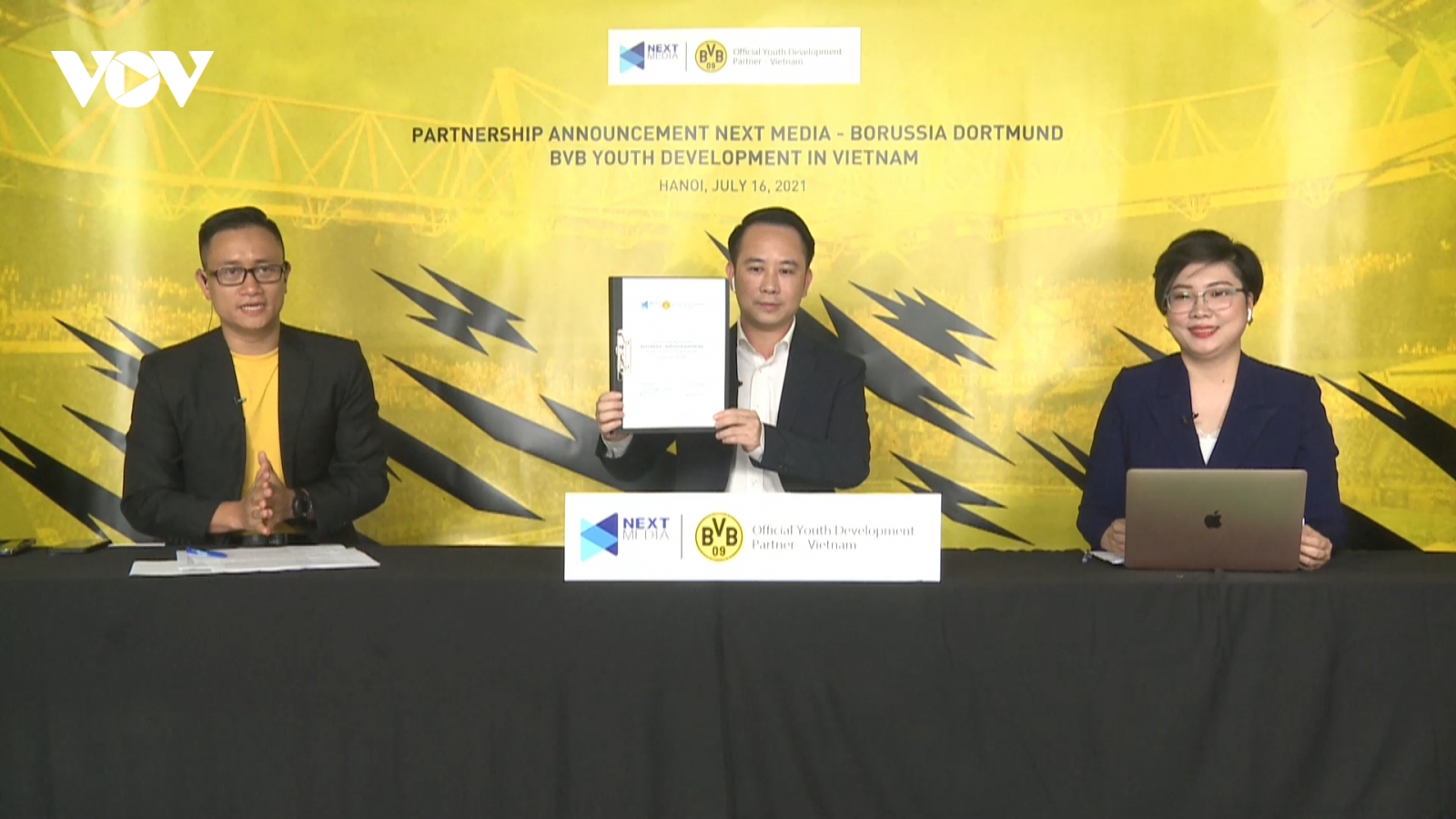 Borussia Dortmund "chọn mặt gửi vàng", mở học viện bóng đá trẻ ở Việt Nam