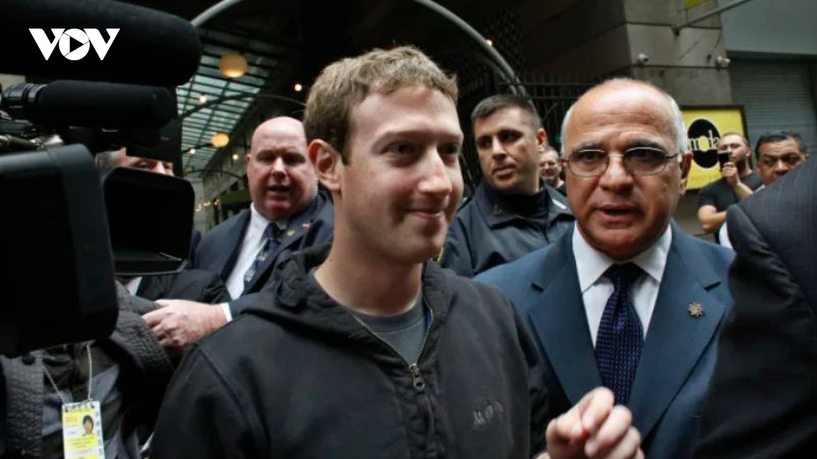 Facebook chi 23,4 triệu USD để bảo vệ CEO Mark Zuckerberg