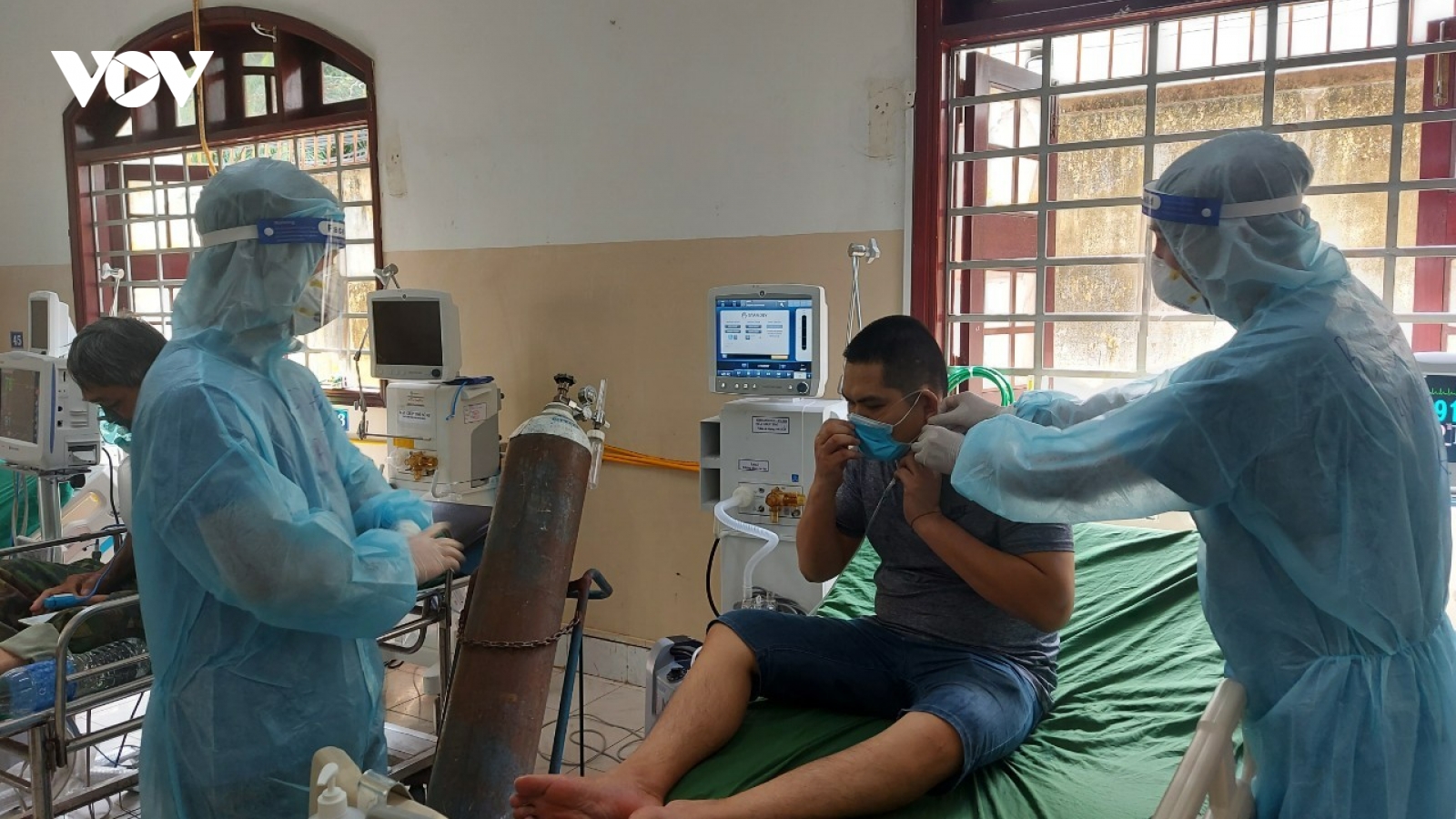 Tích trữ, sử dụng bình khí oxy tại nhà có thể gây cháy nổ
