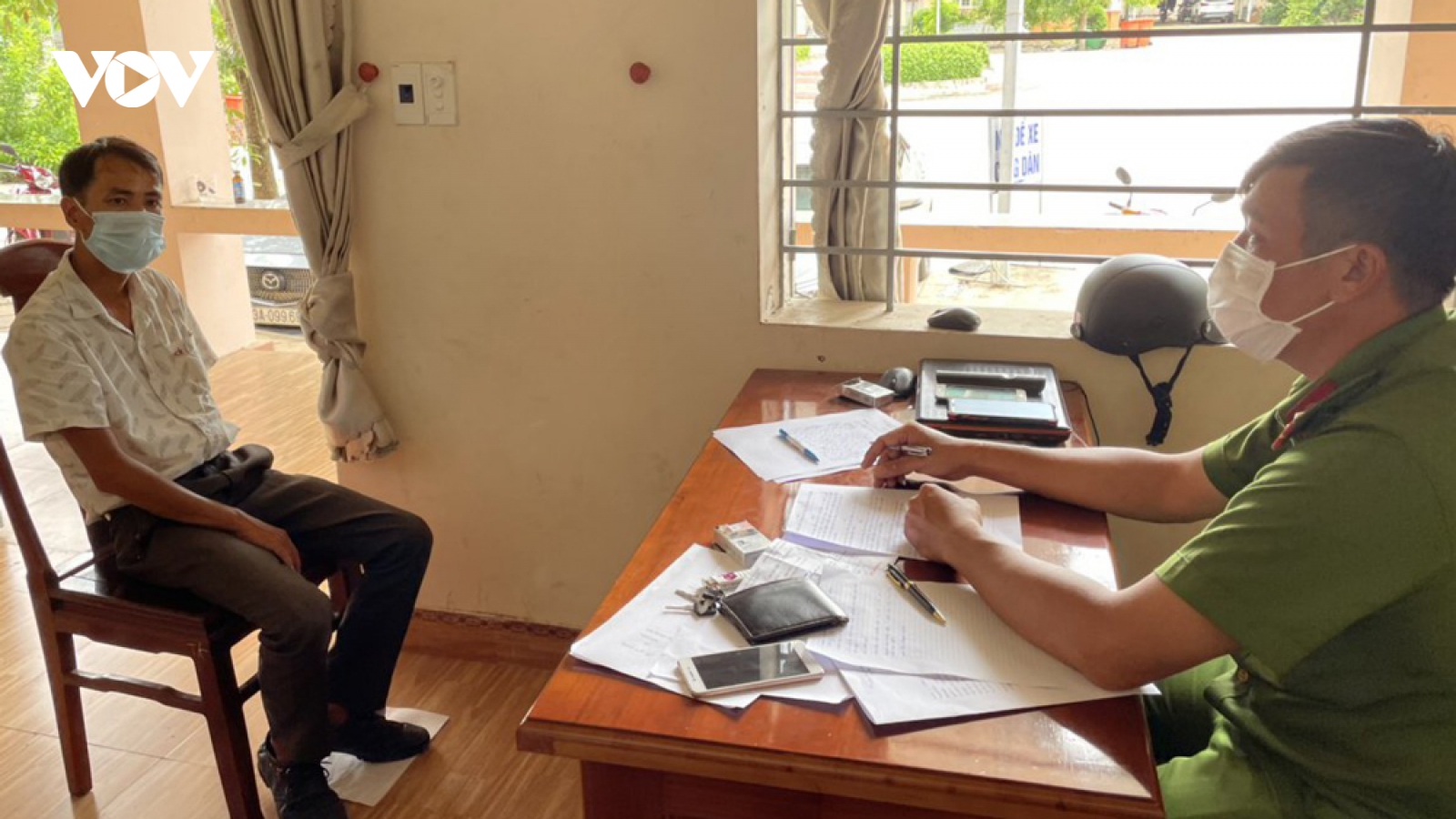 Bắt đối tượng mạo danh công an nhận làm giấy xét nghiệm COVID-19